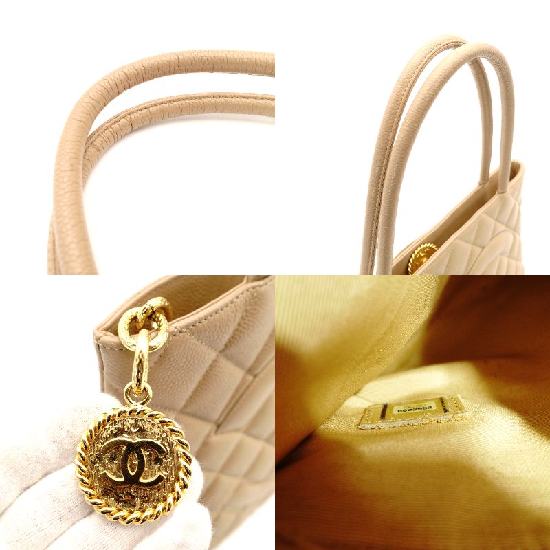 CHANEL Reissue Tote Bag Caviar Leather Beige Shoulder Tote Bag CC Logo Gold Hardware 7-8-226