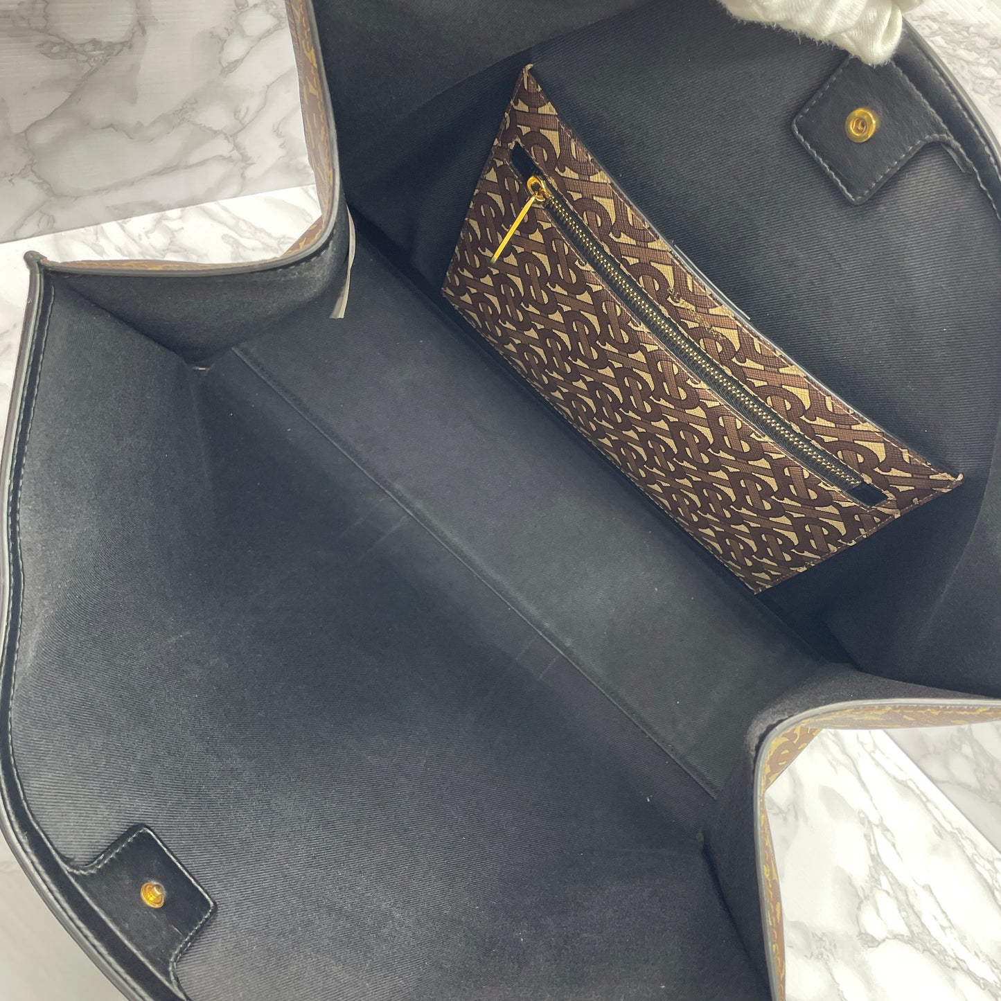 BURBERRY TB tote