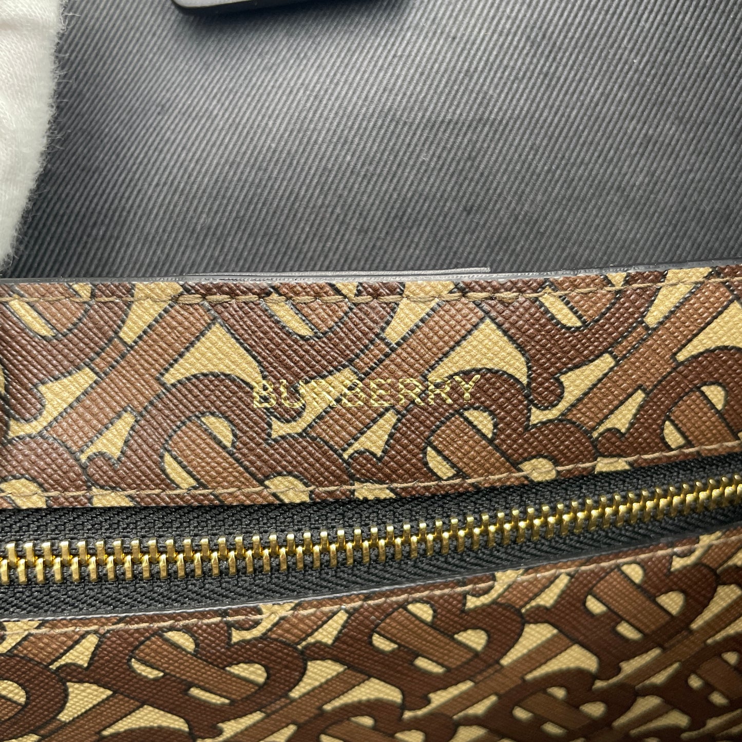 BURBERRY TB tote
