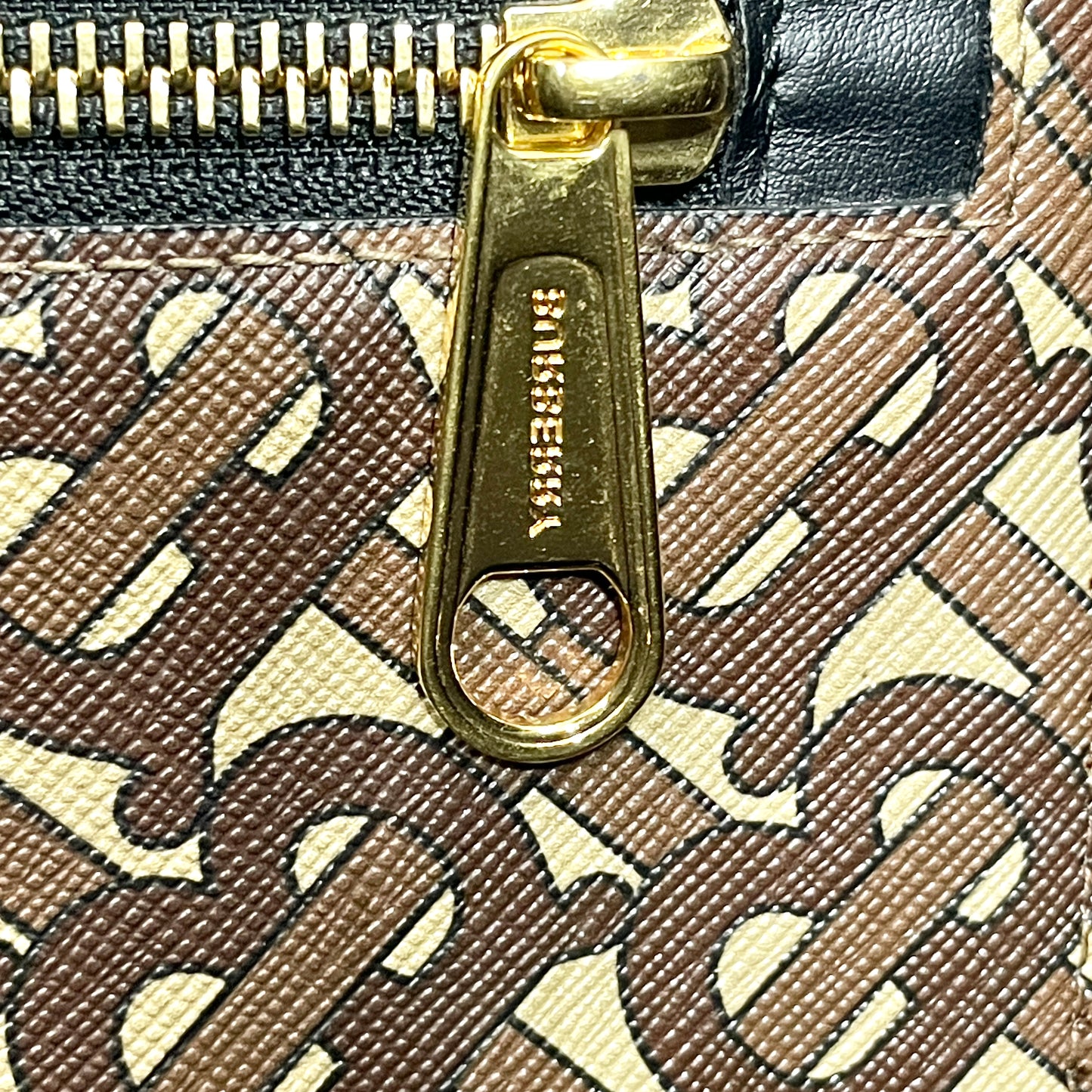 BURBERRY TB tote