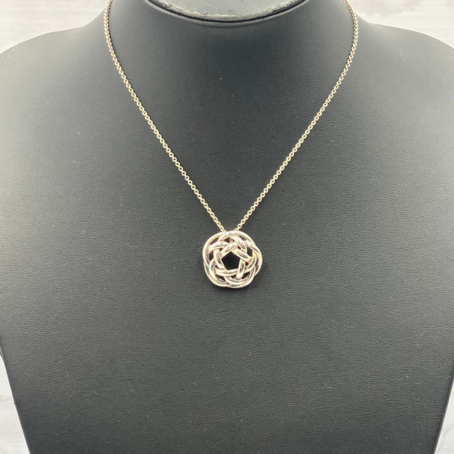 TIFFANY&Co. Knot Necklace
