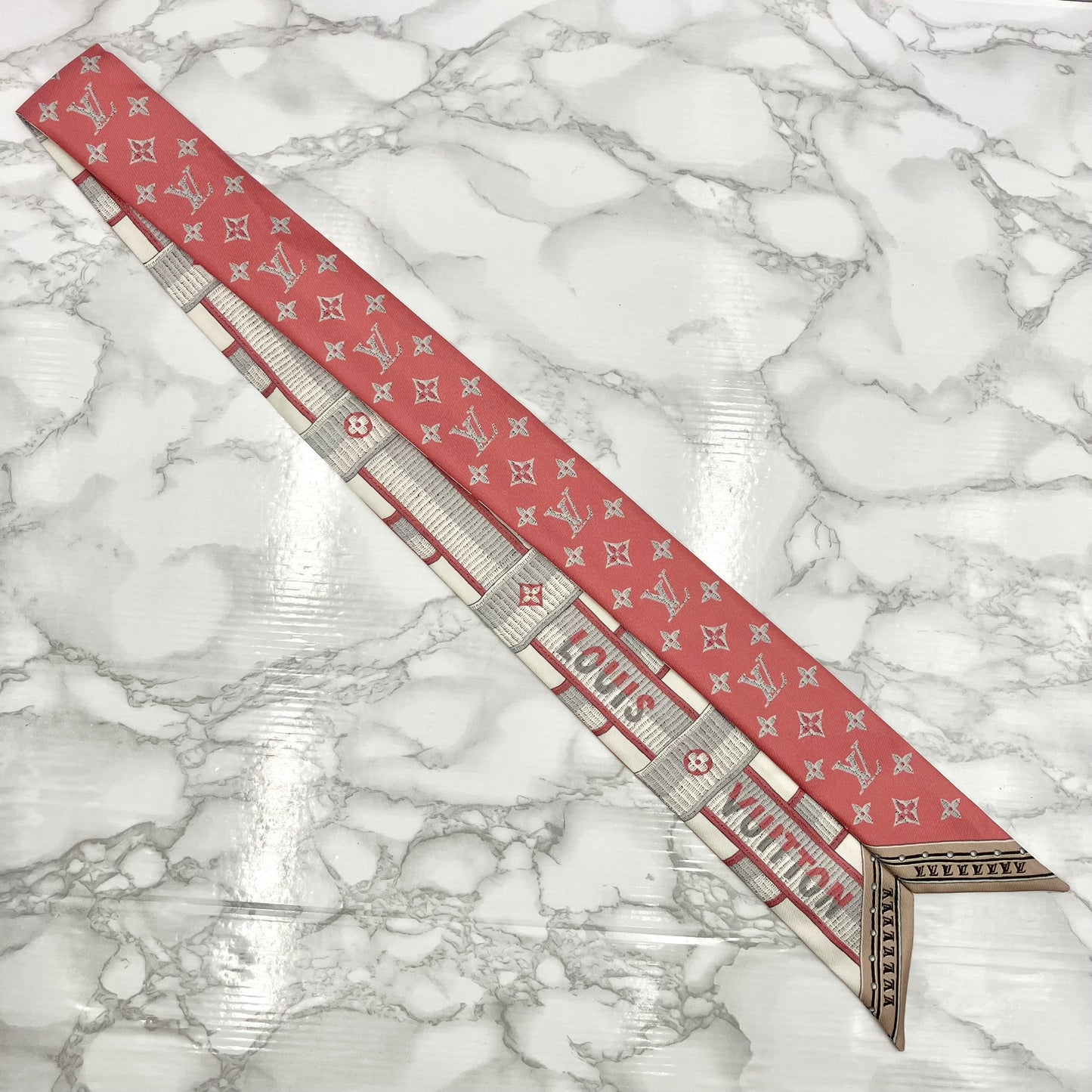 LOUIS VUITTON Twilly