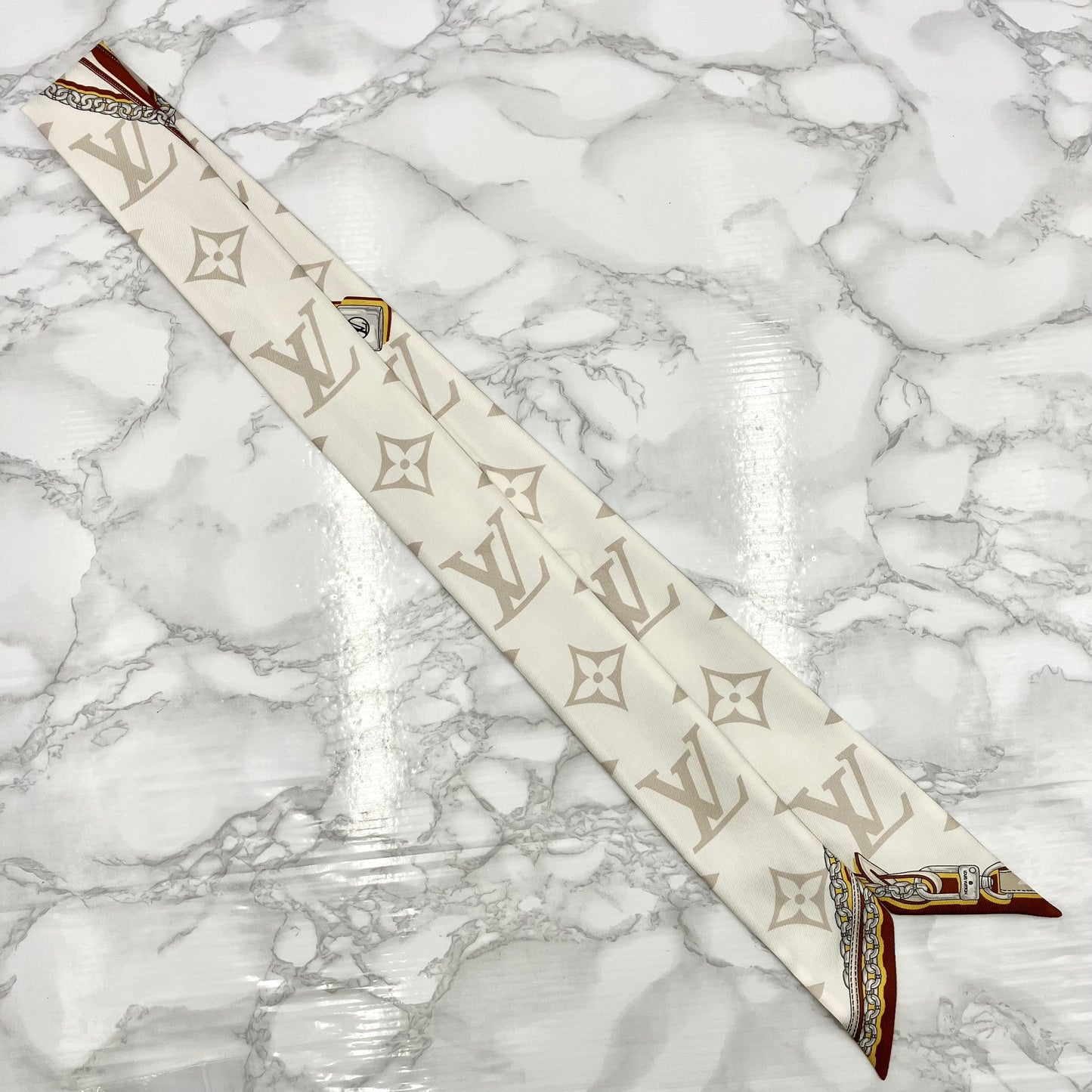 LOUIS VUITTON Twilly