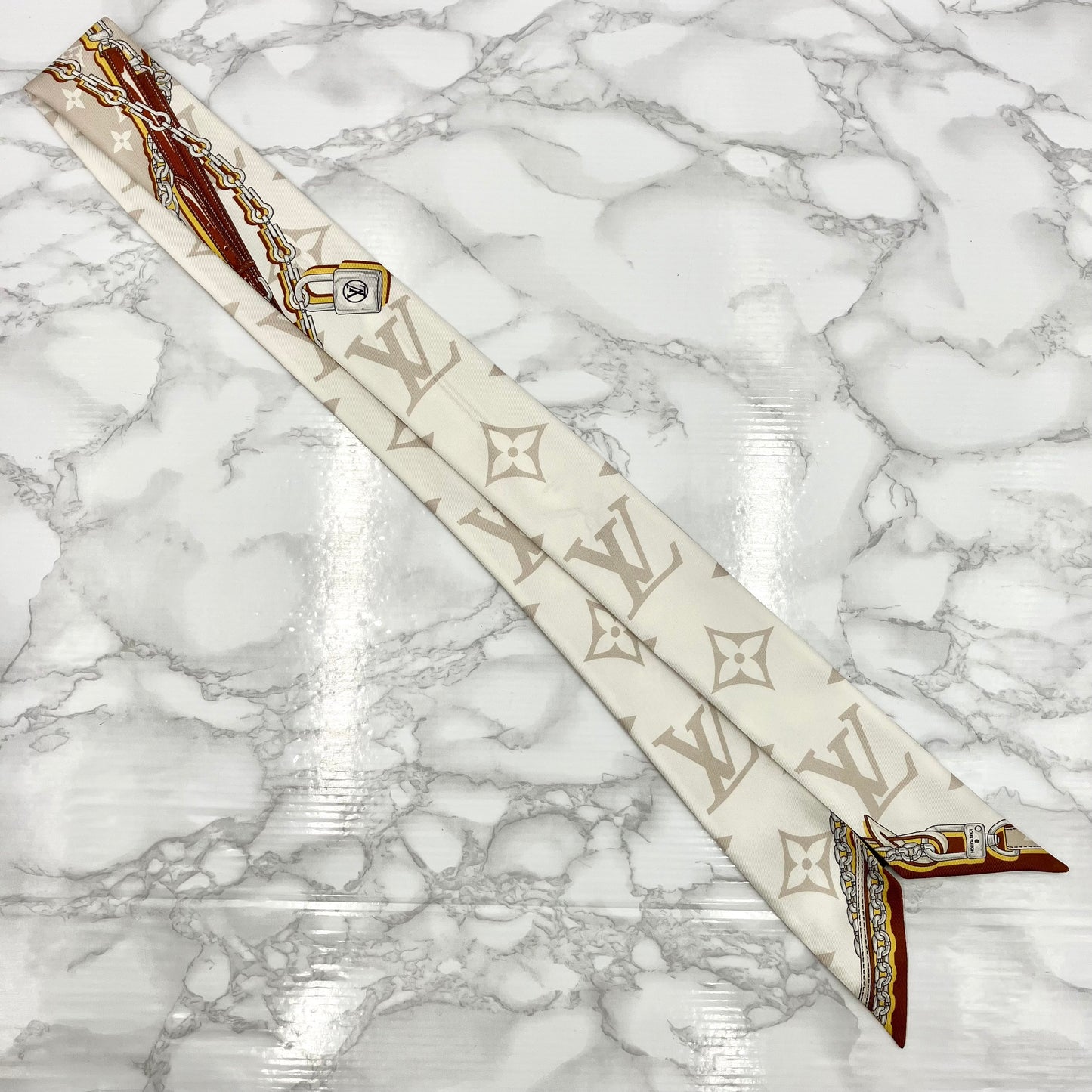 LOUIS VUITTON Twilly