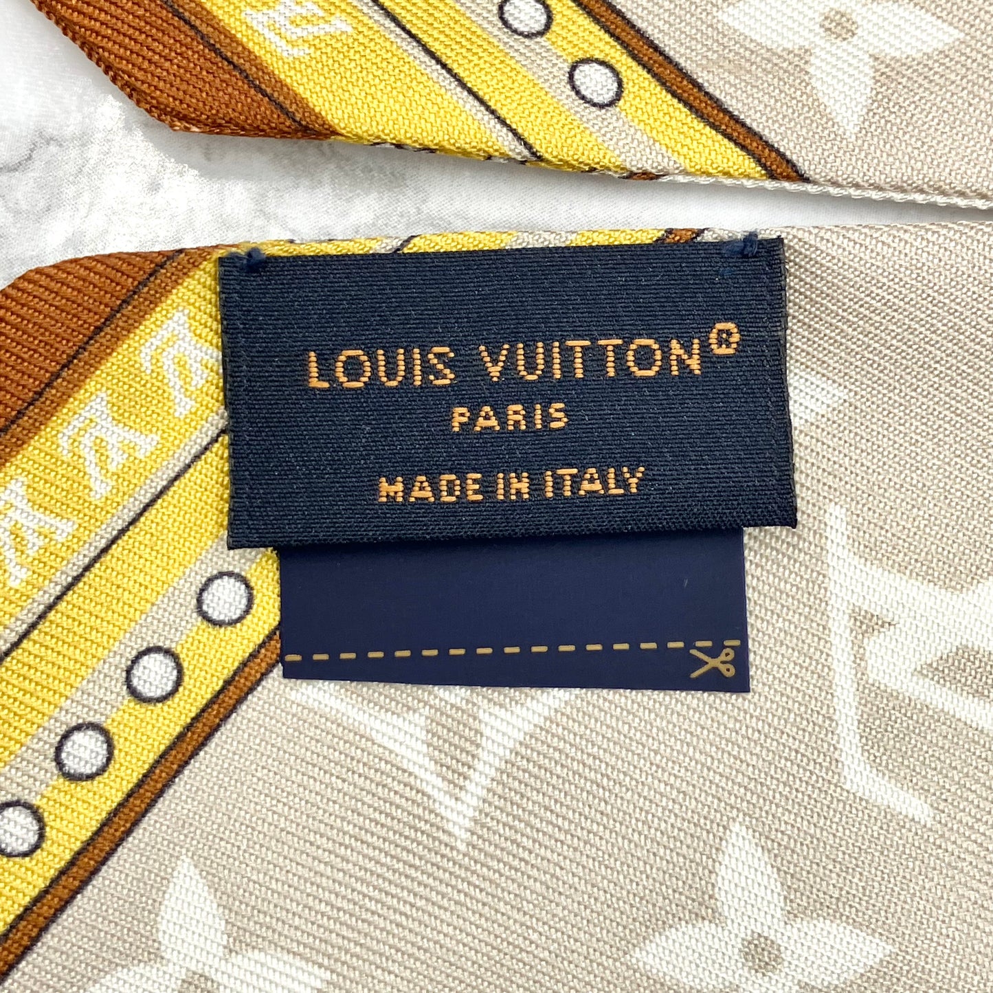LOUIS VUITTON Twilly