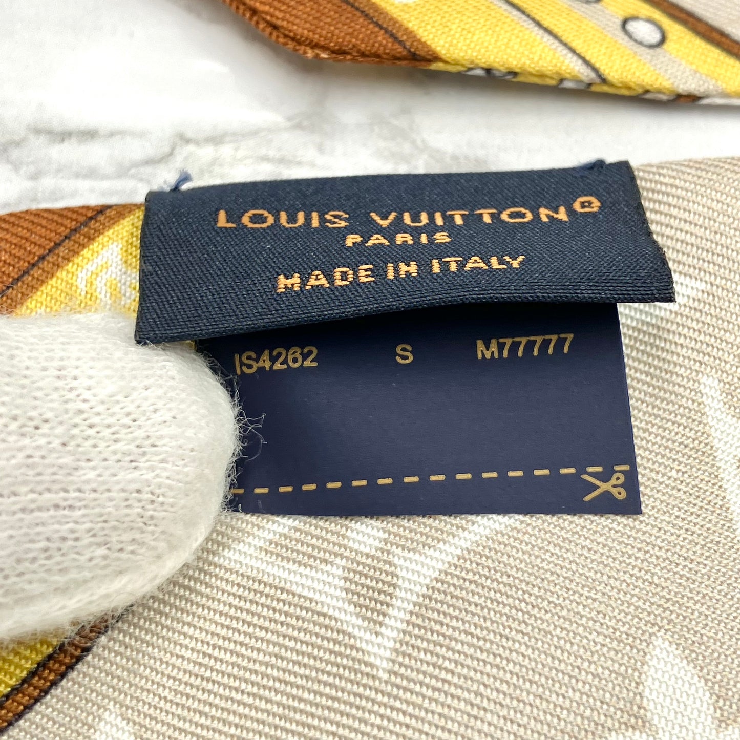 LOUIS VUITTON Twilly