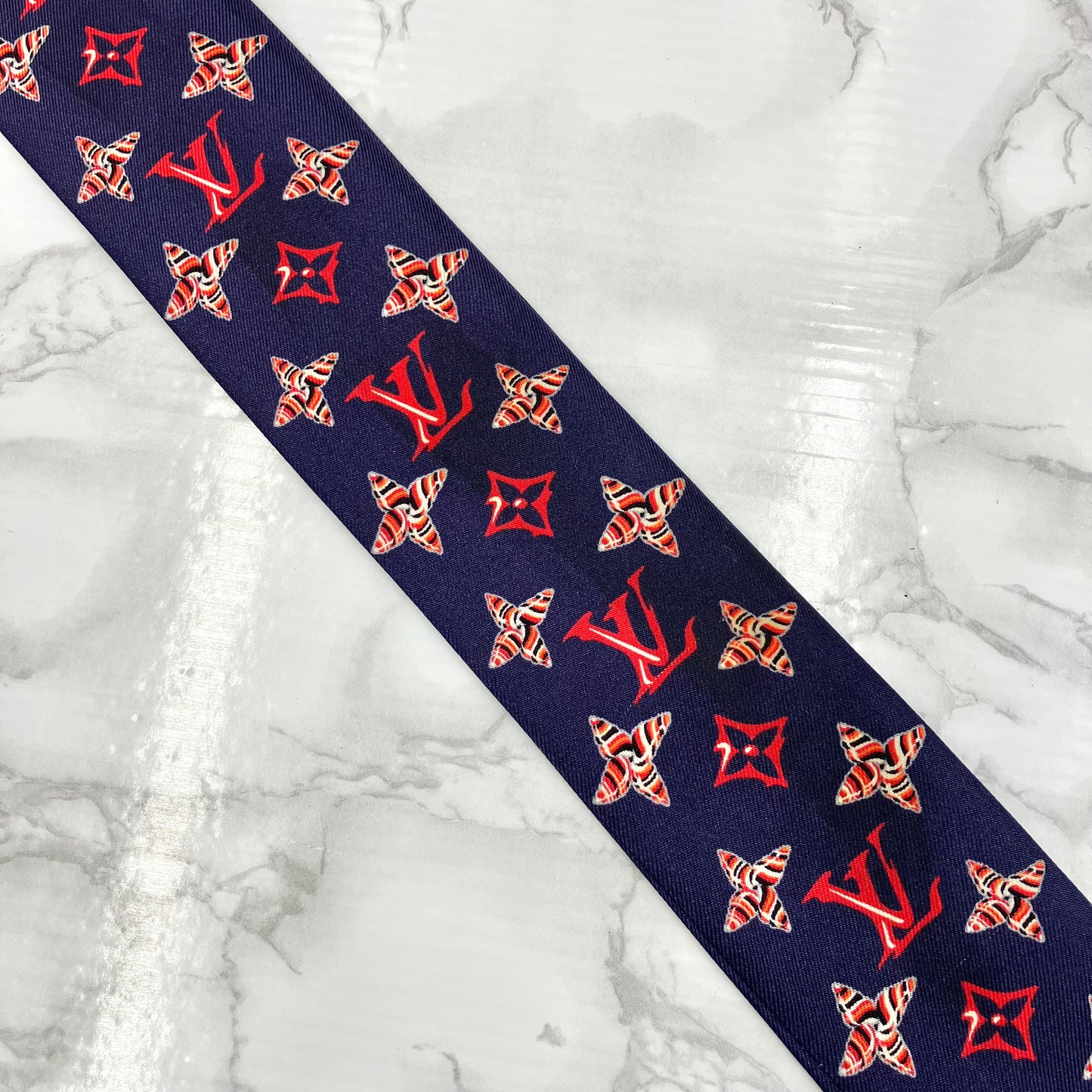 LOUIS VUITTON Twilly