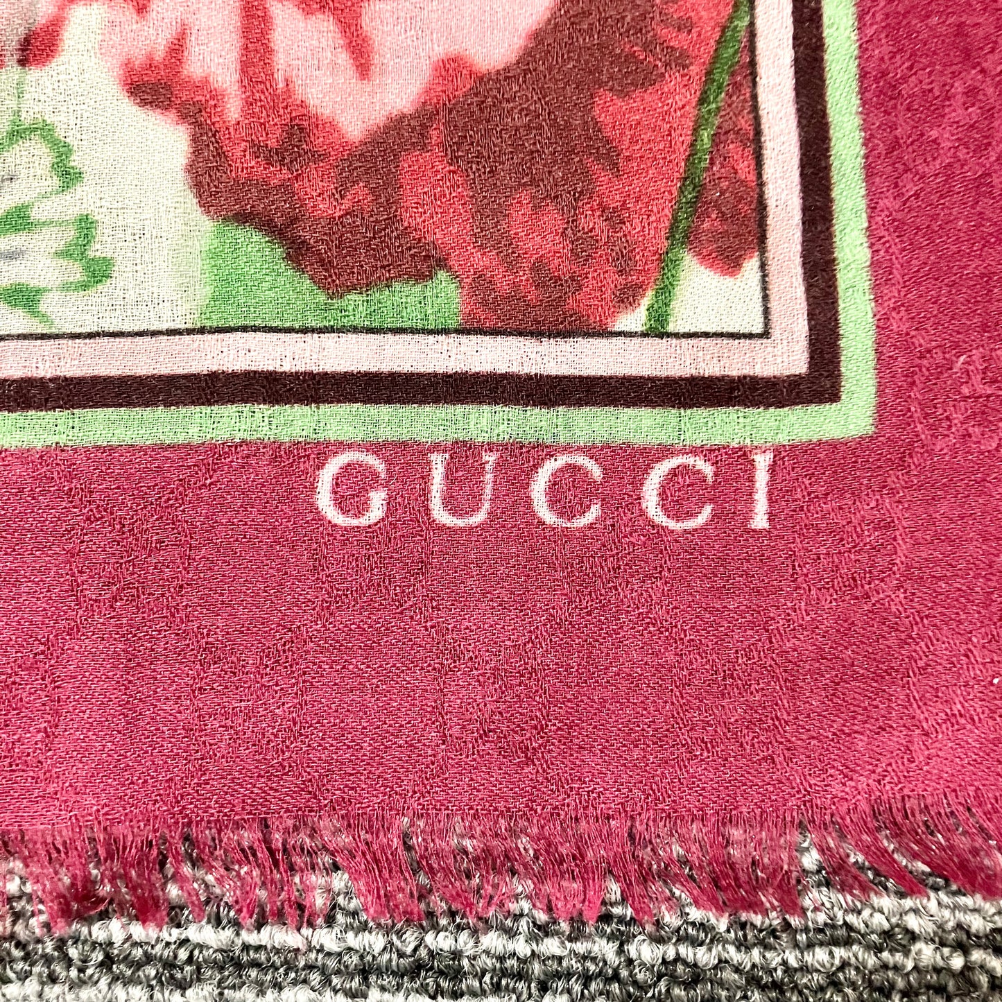 GUCCI Large scarf