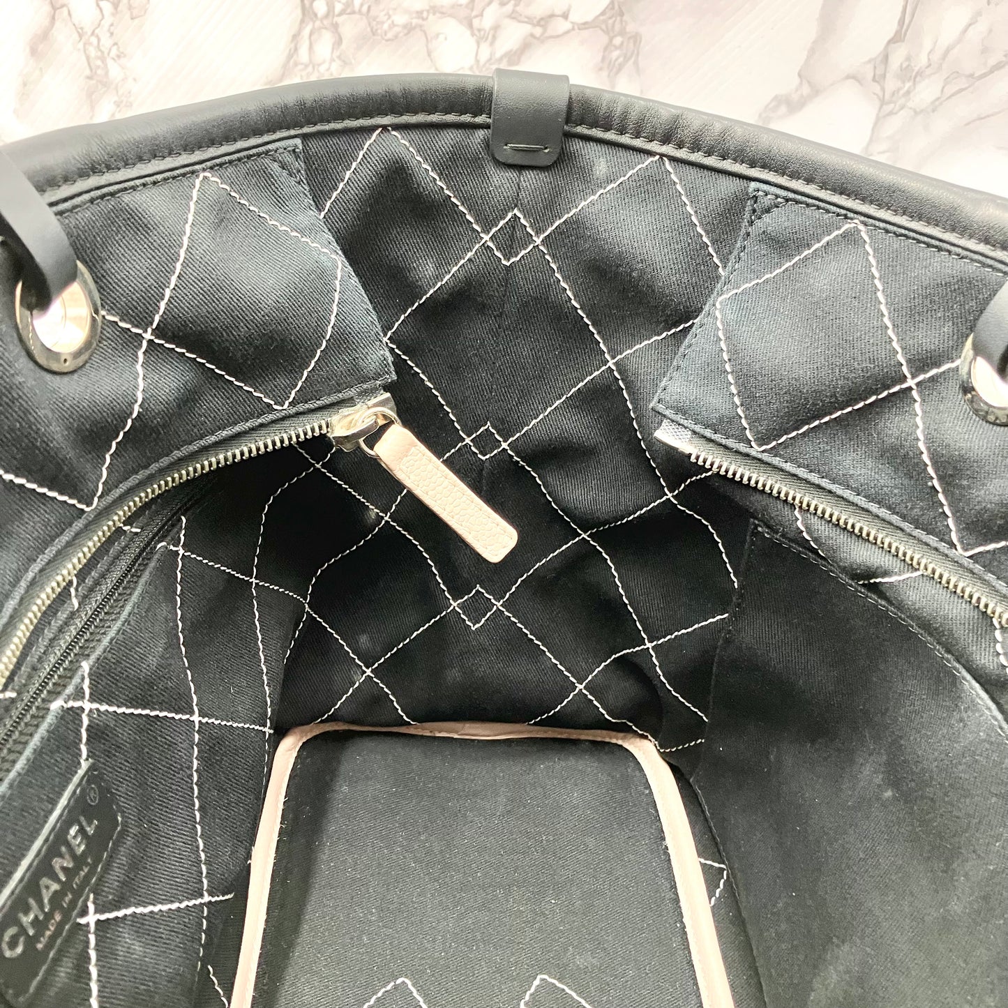 CHANEL Bicolore tote bag caviar skin