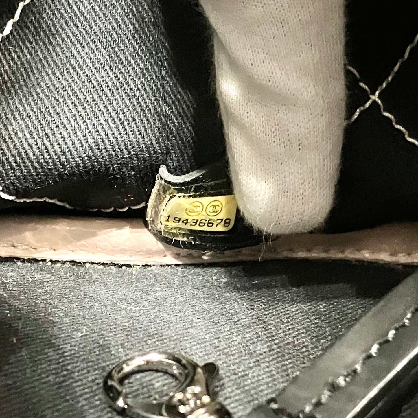 CHANEL Bicolore tote bag caviar skin