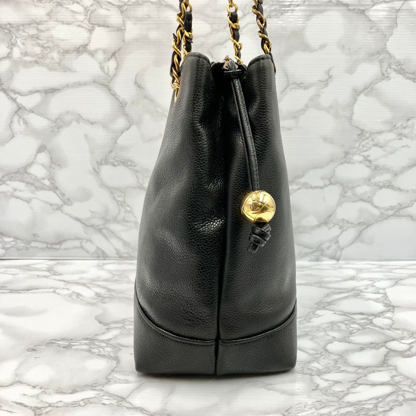 CHANEL chain tote caviar