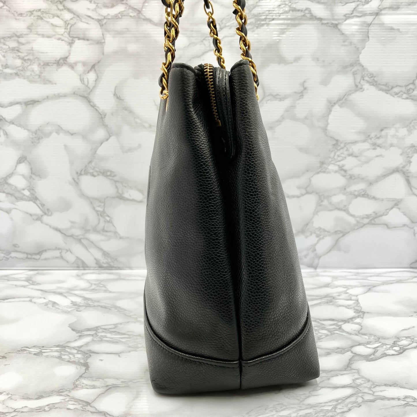 CHANEL chain tote caviar