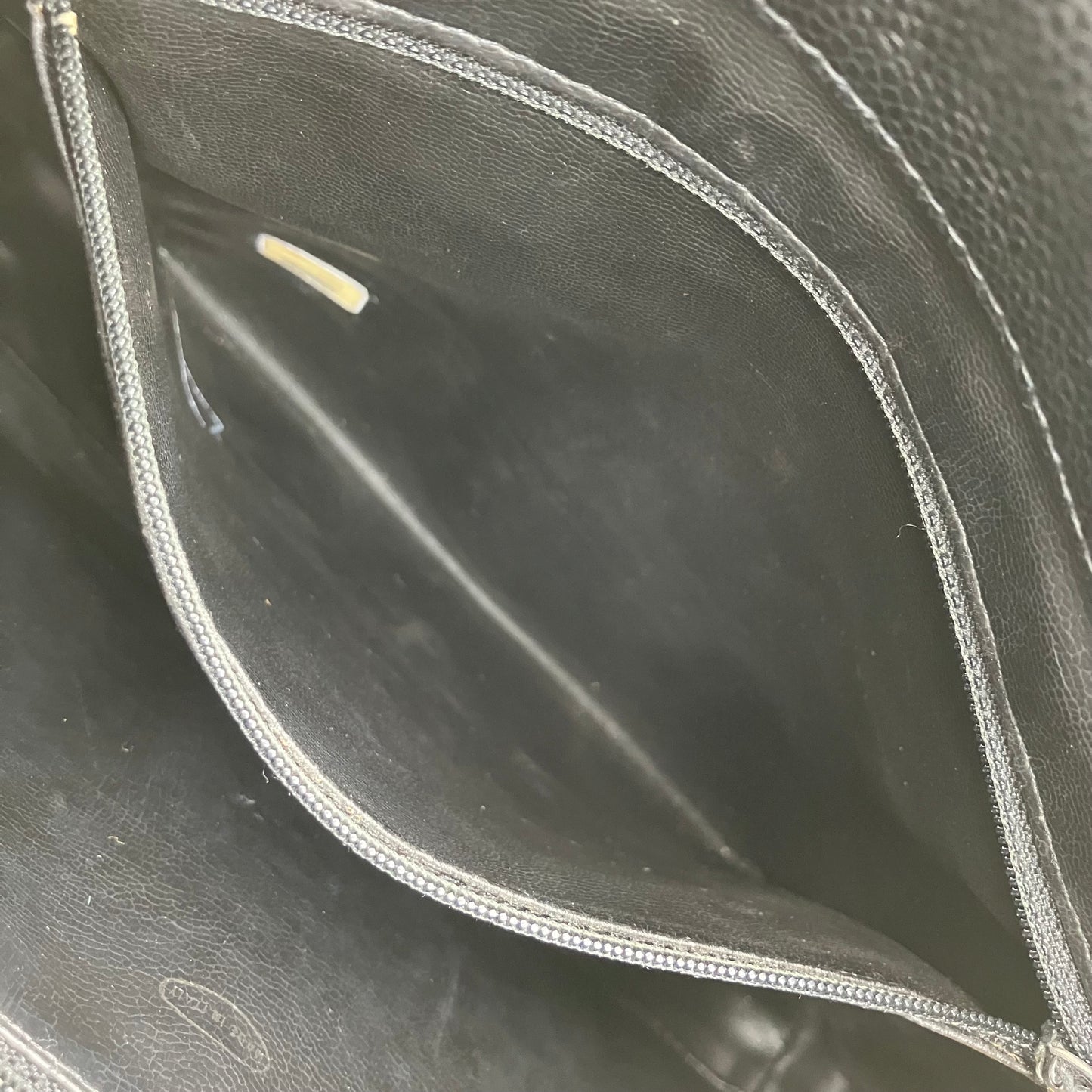 CHANEL chain tote caviar