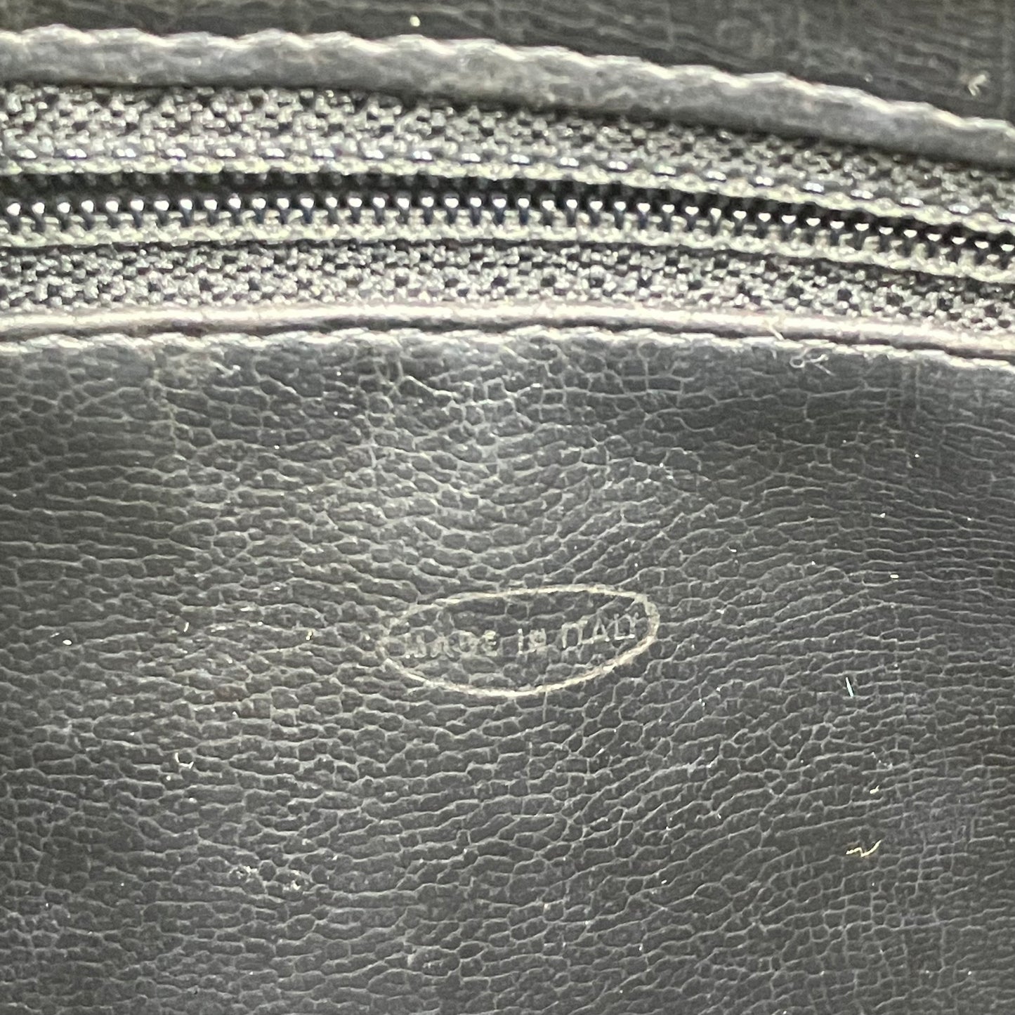 CHANEL chain tote caviar