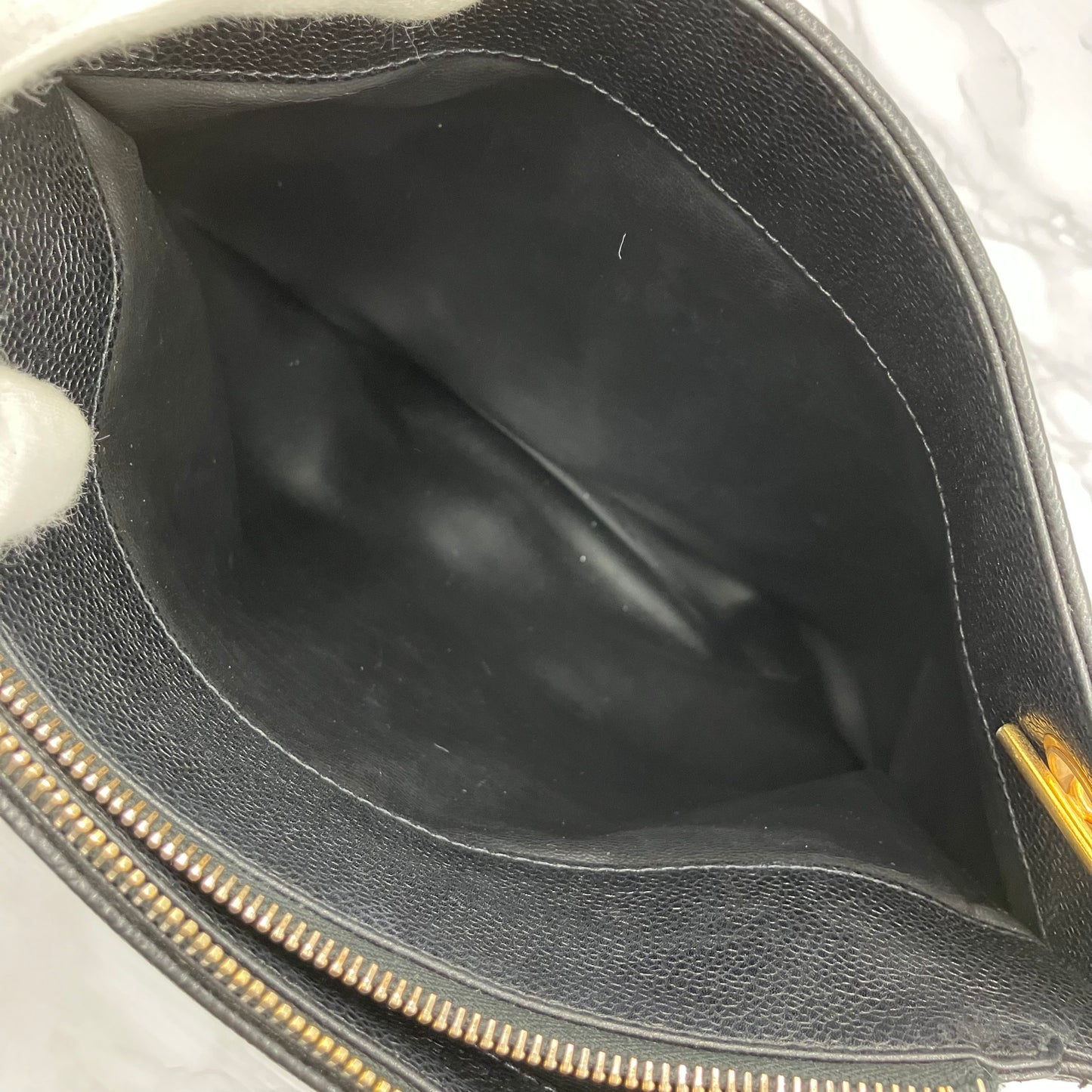 CHANEL chain tote caviar