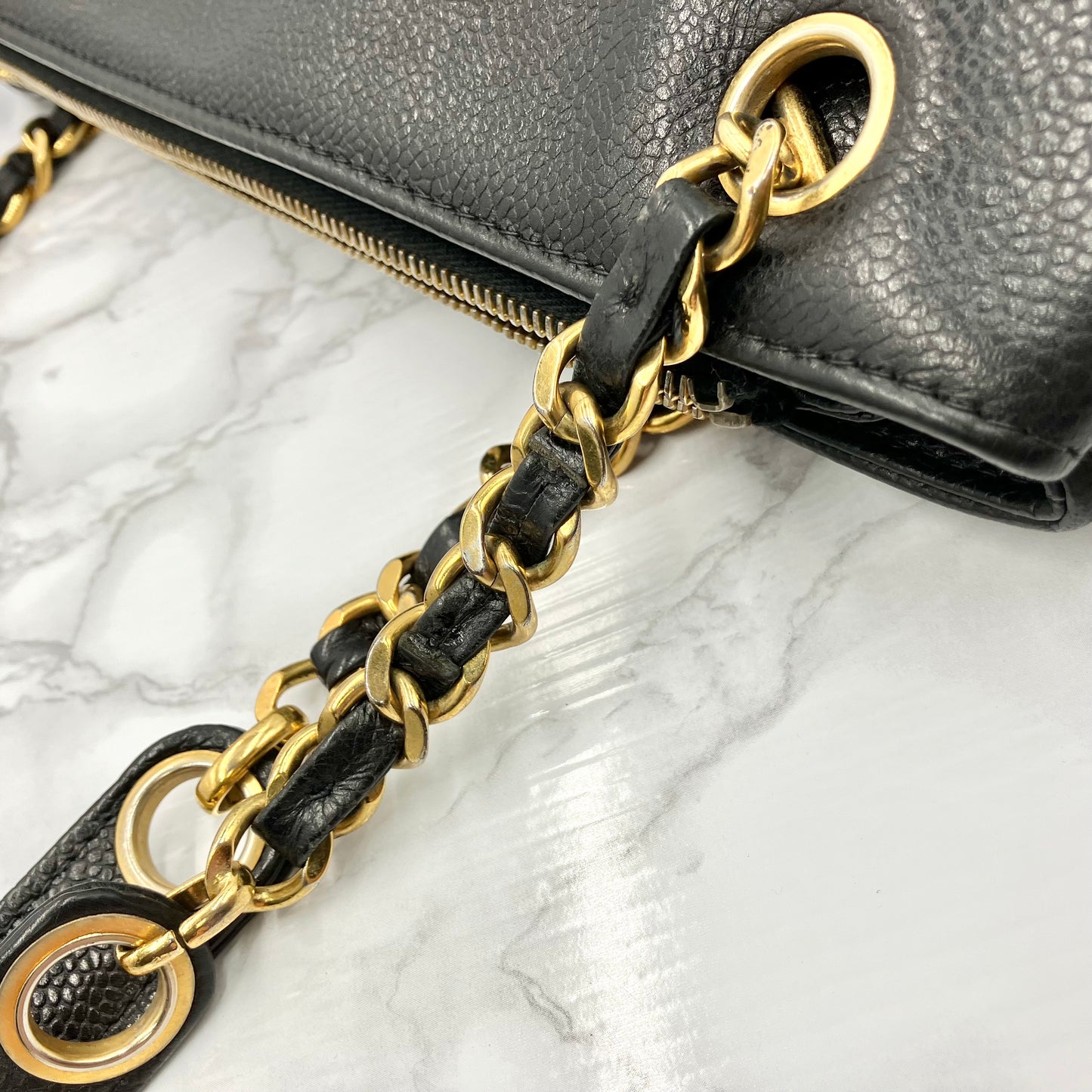 CHANEL chain tote caviar