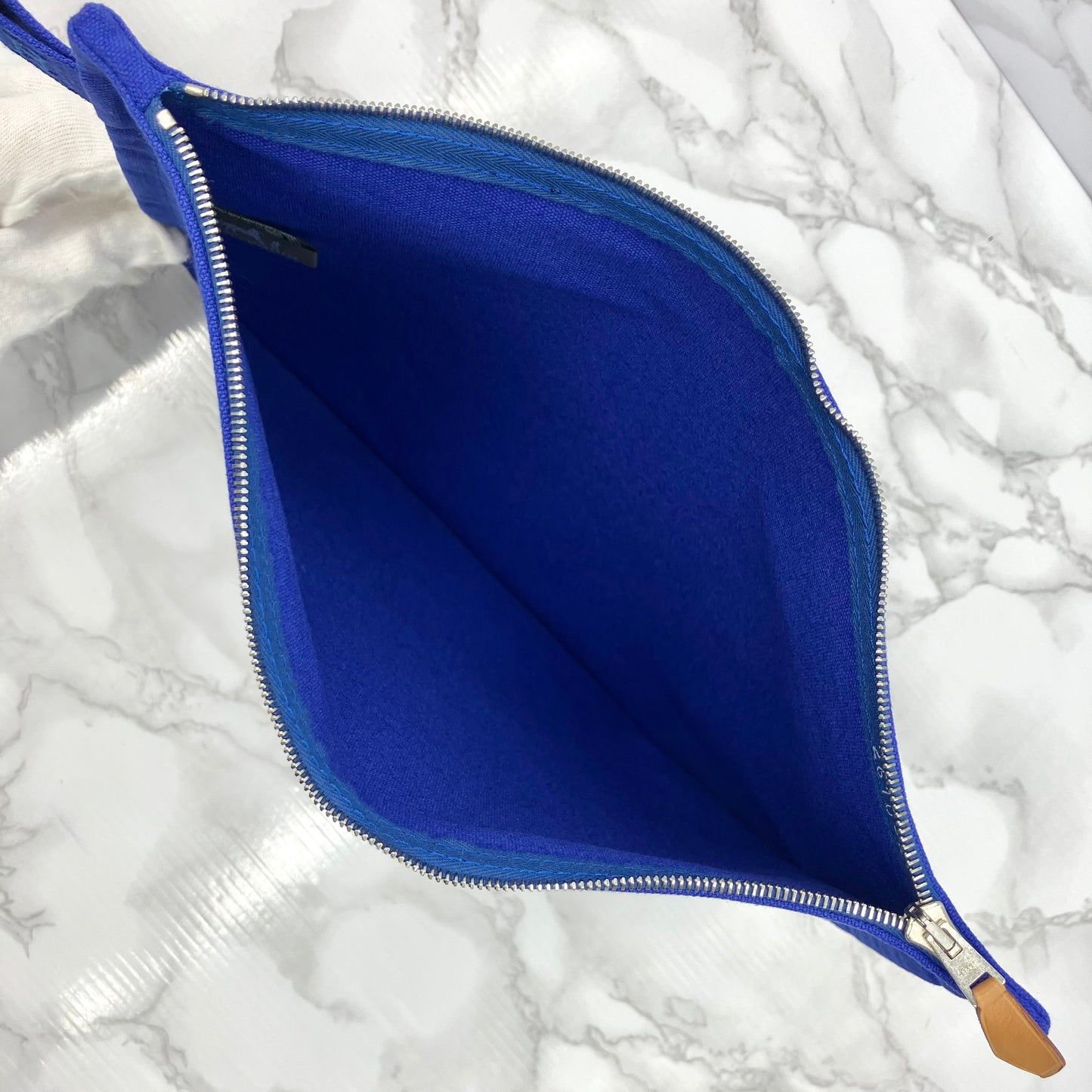 HERMES Bora Bora Pouch