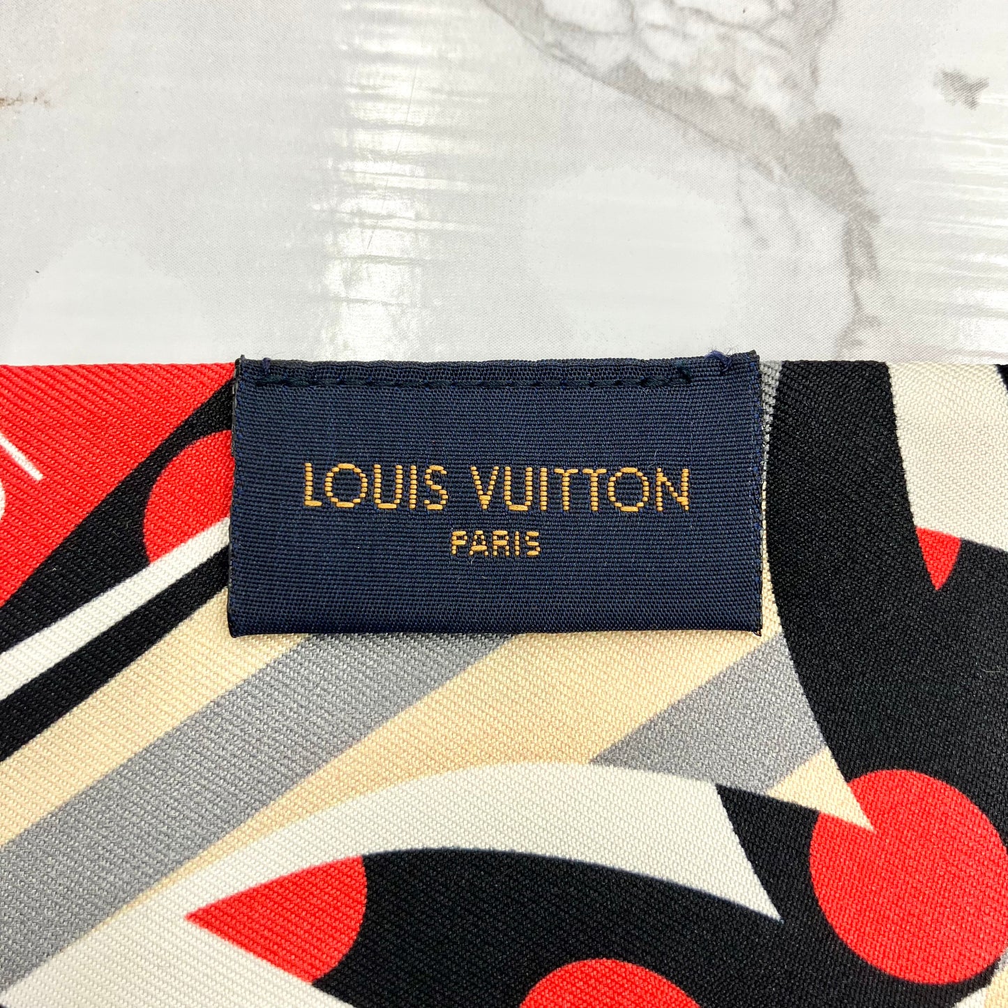 LOUIS VUITTON Twilly