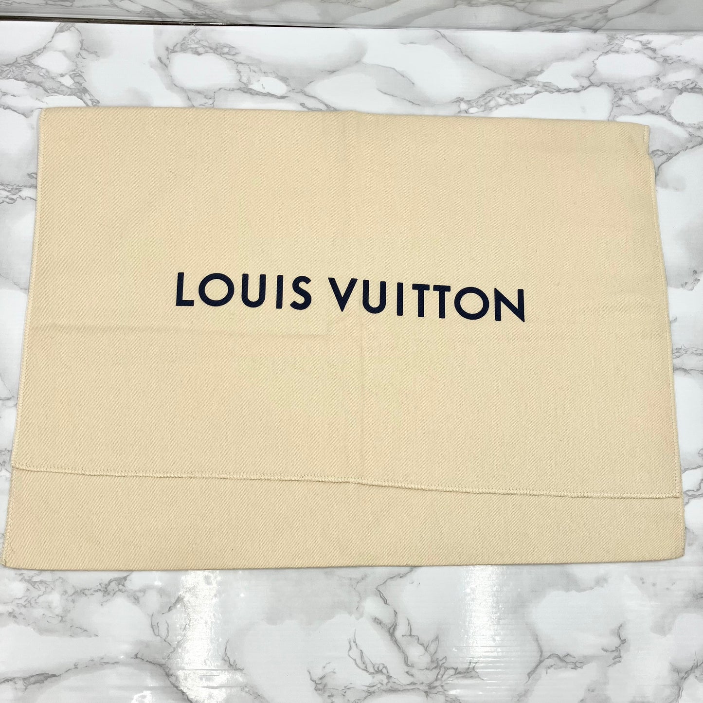 LOUIS VUITTON Vernis Alma PM