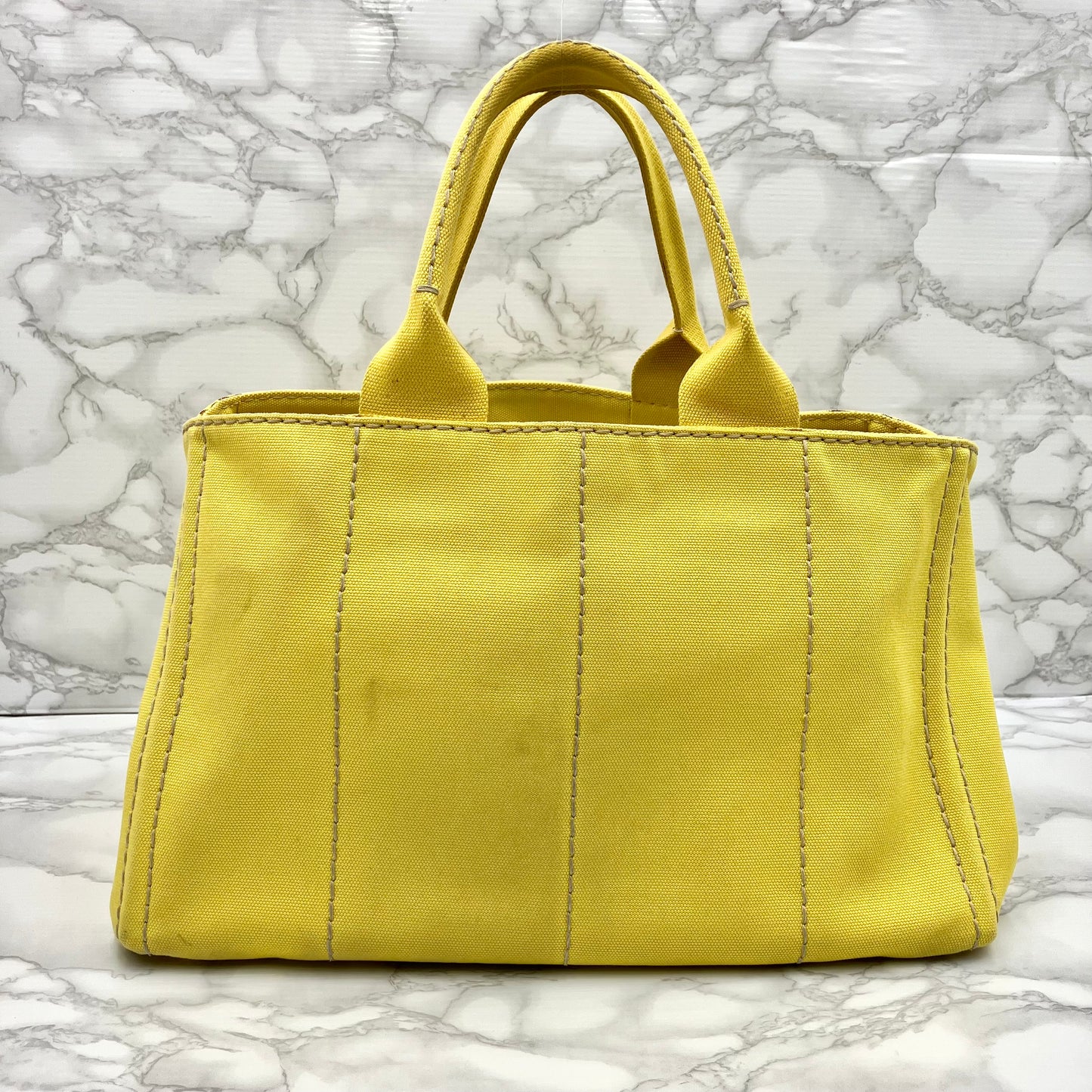 PRADA Canapa M