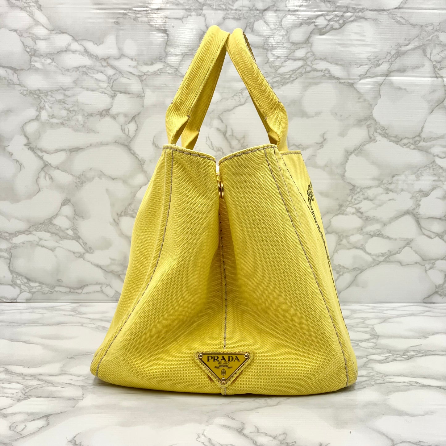 PRADA Canapa M