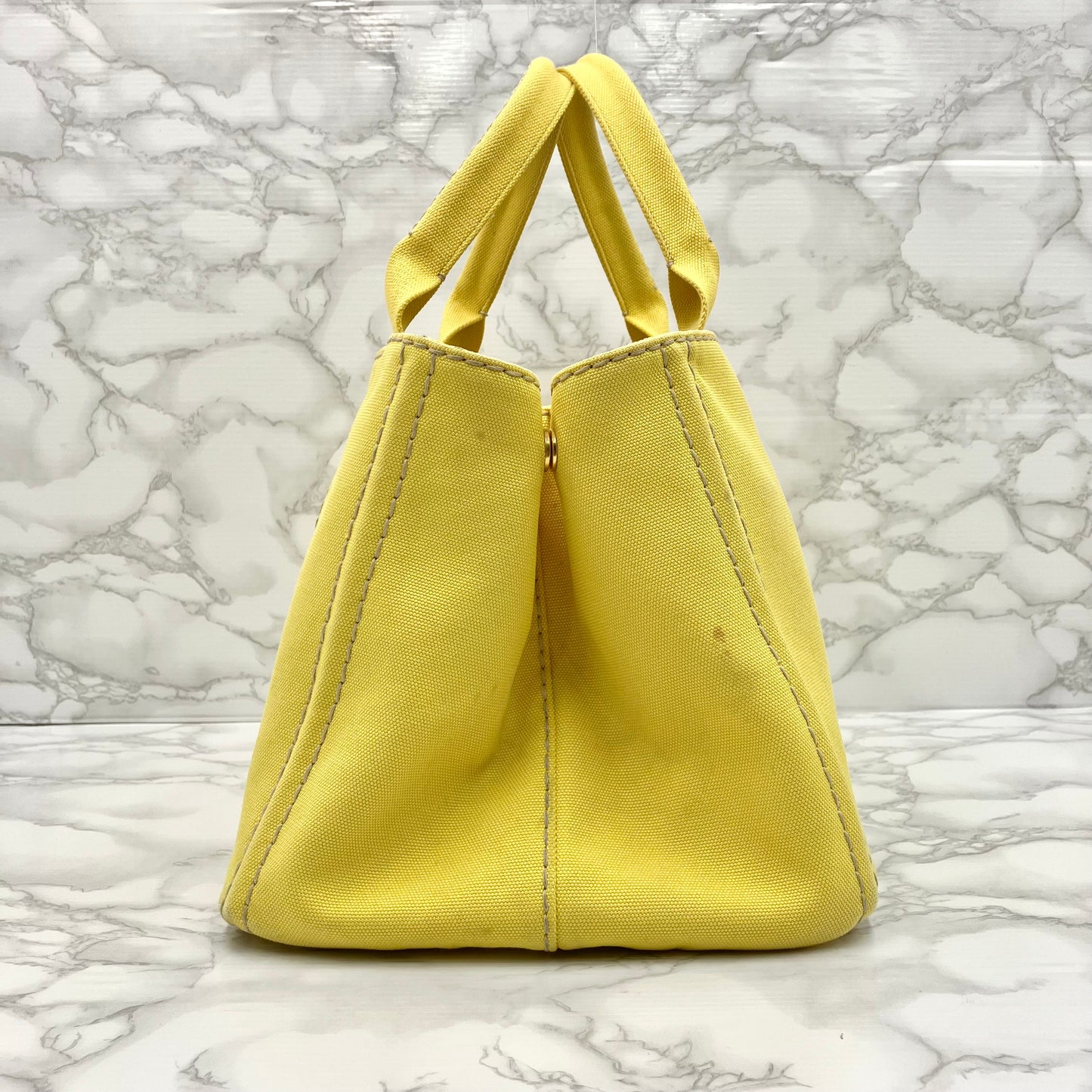 PRADA Canapa M