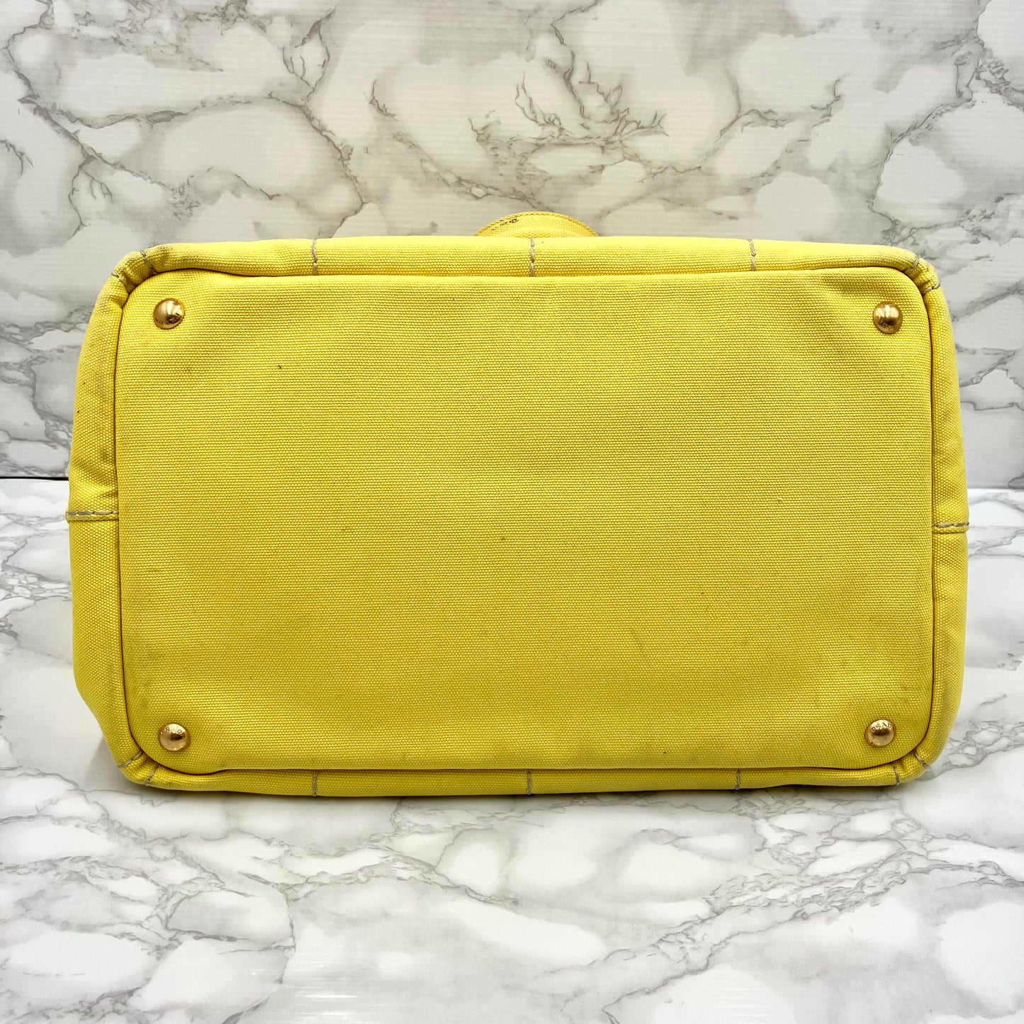 PRADA Canapa M