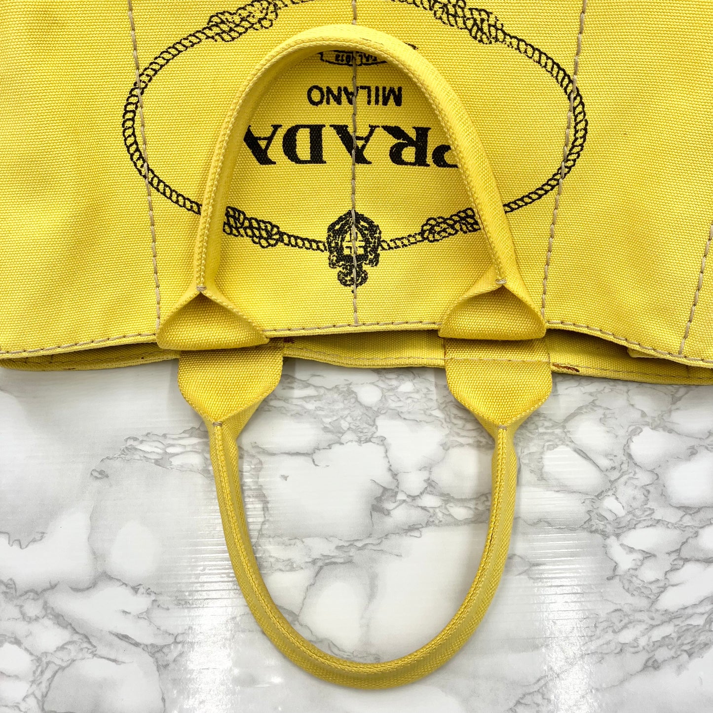 PRADA Canapa M