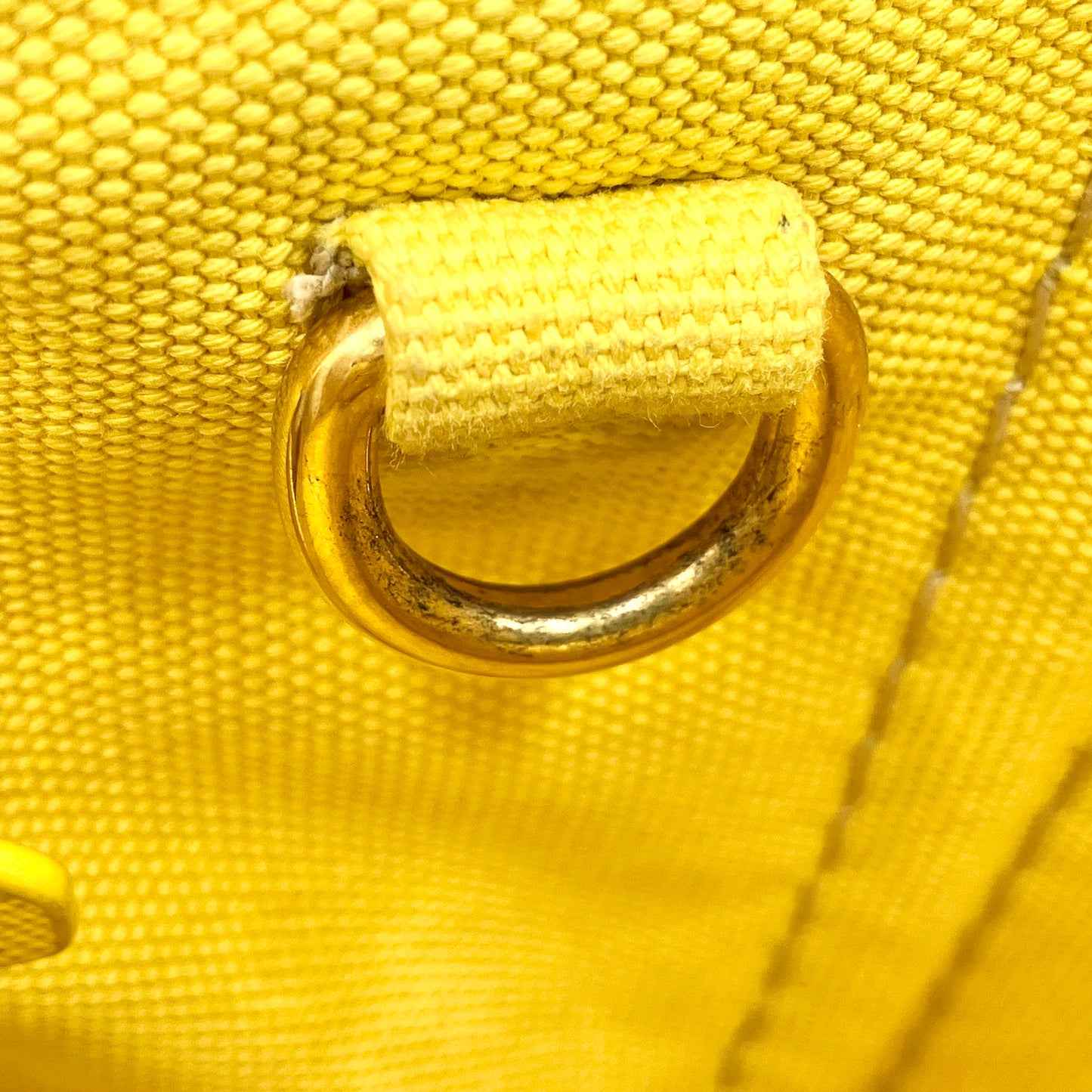 PRADA Canapa M