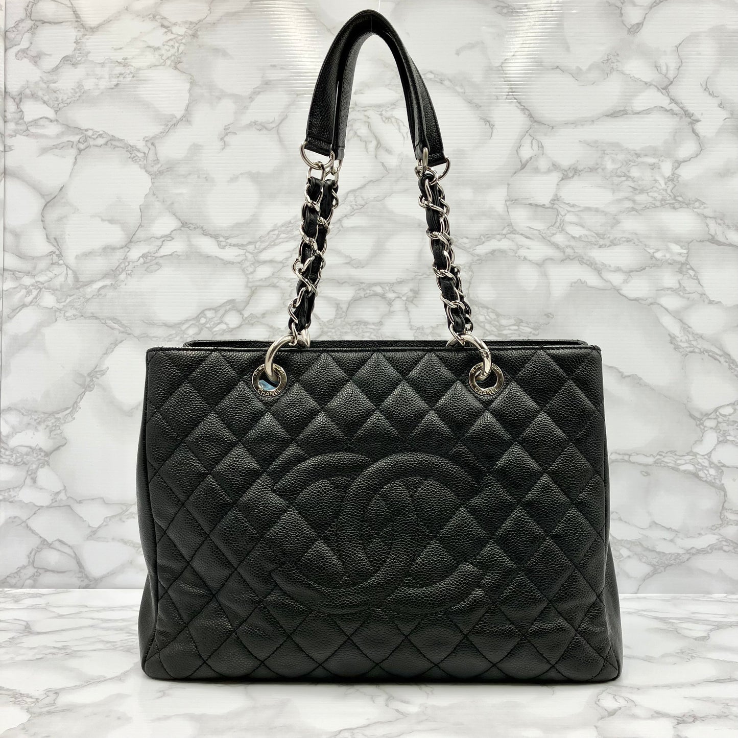 CHANEL GST Caviar skin chain tote
