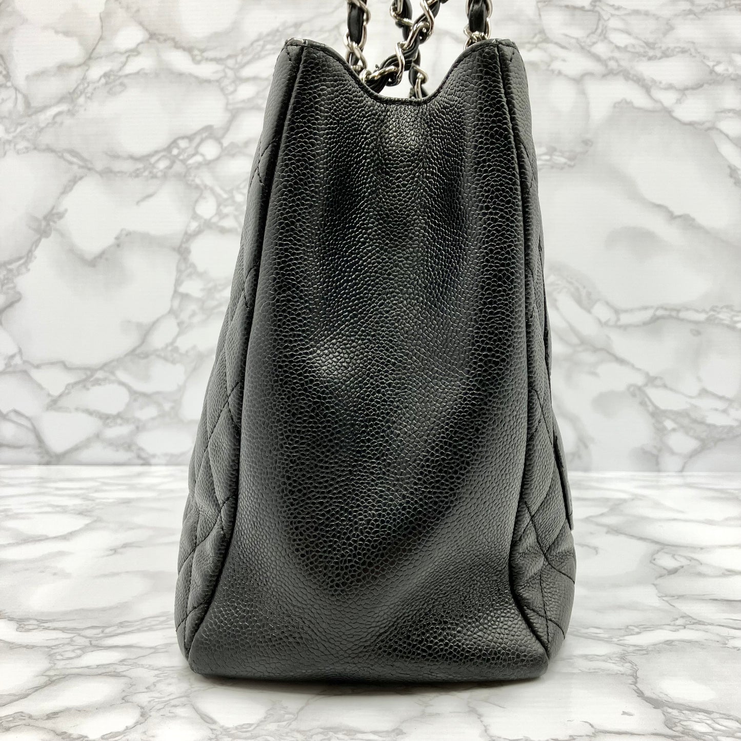 CHANEL GST Caviar skin chain tote