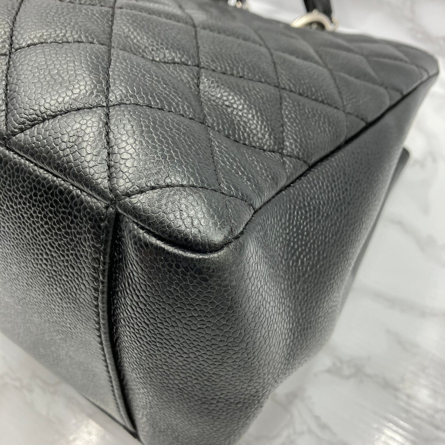 CHANEL GST Caviar skin chain tote