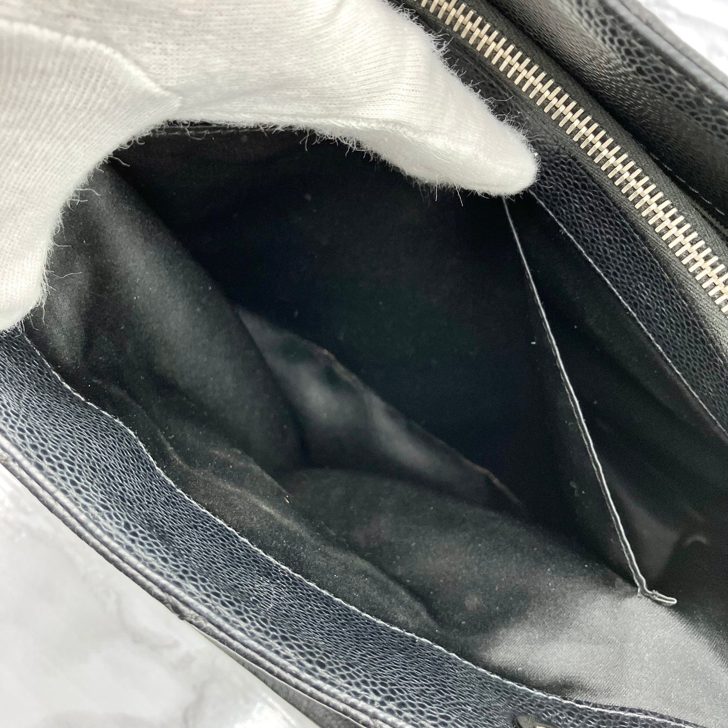 CHANEL GST Caviar skin chain tote