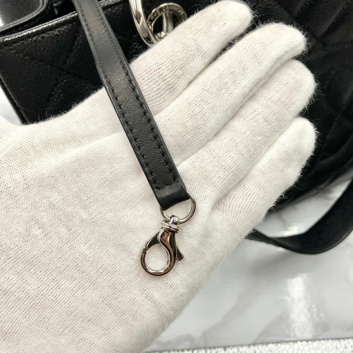 CHANEL GST Caviar skin chain tote