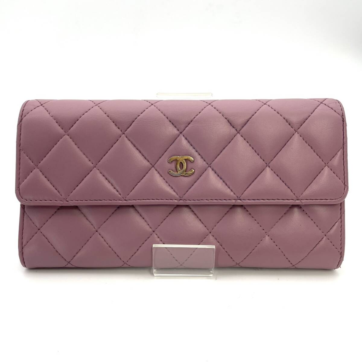 CHANEL Matelasse Lambskin wallet pink