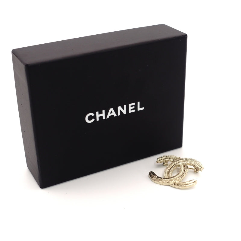 CHANEL Coco Mark Broach Gold Logo Feather 08A