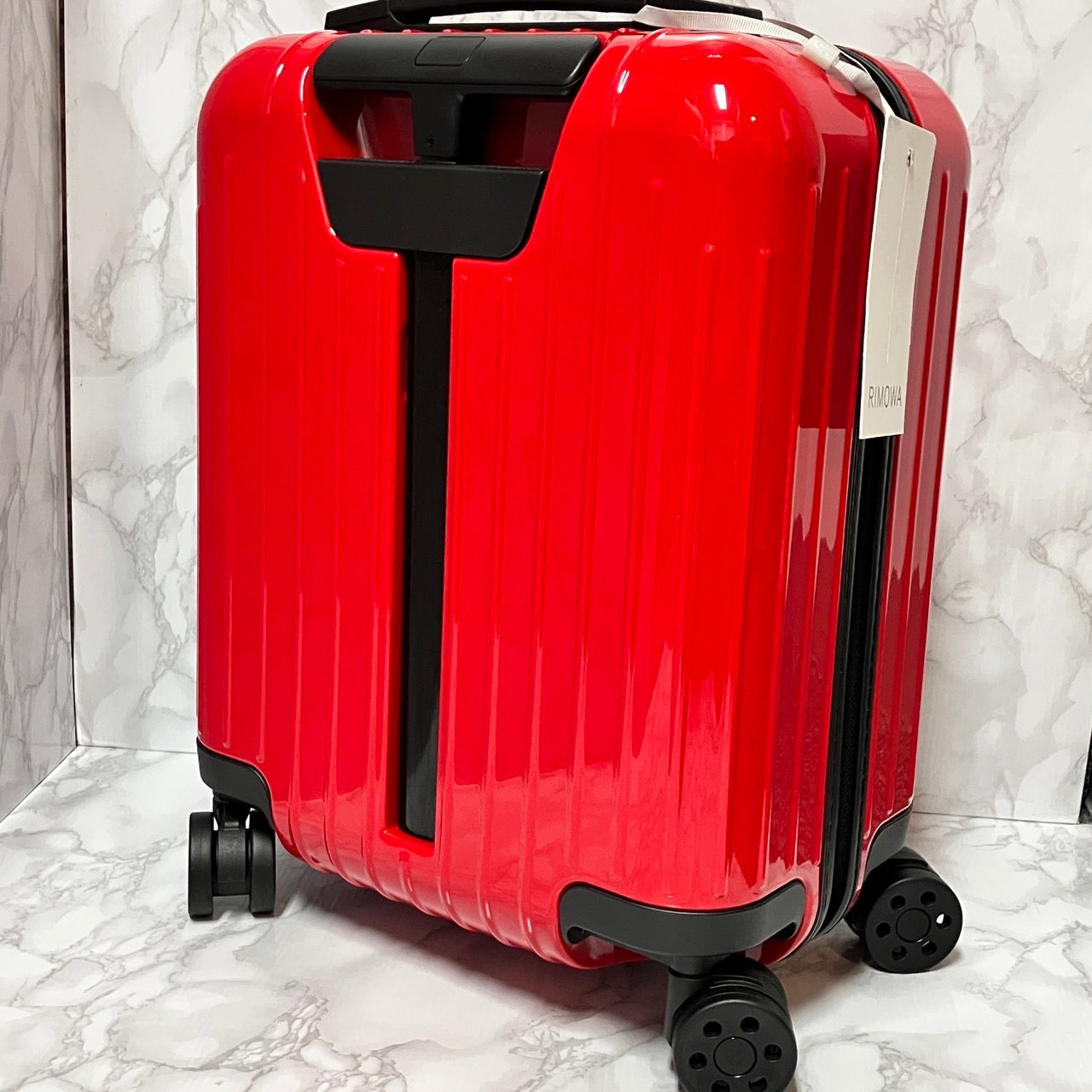 RIMOWA Essential Light