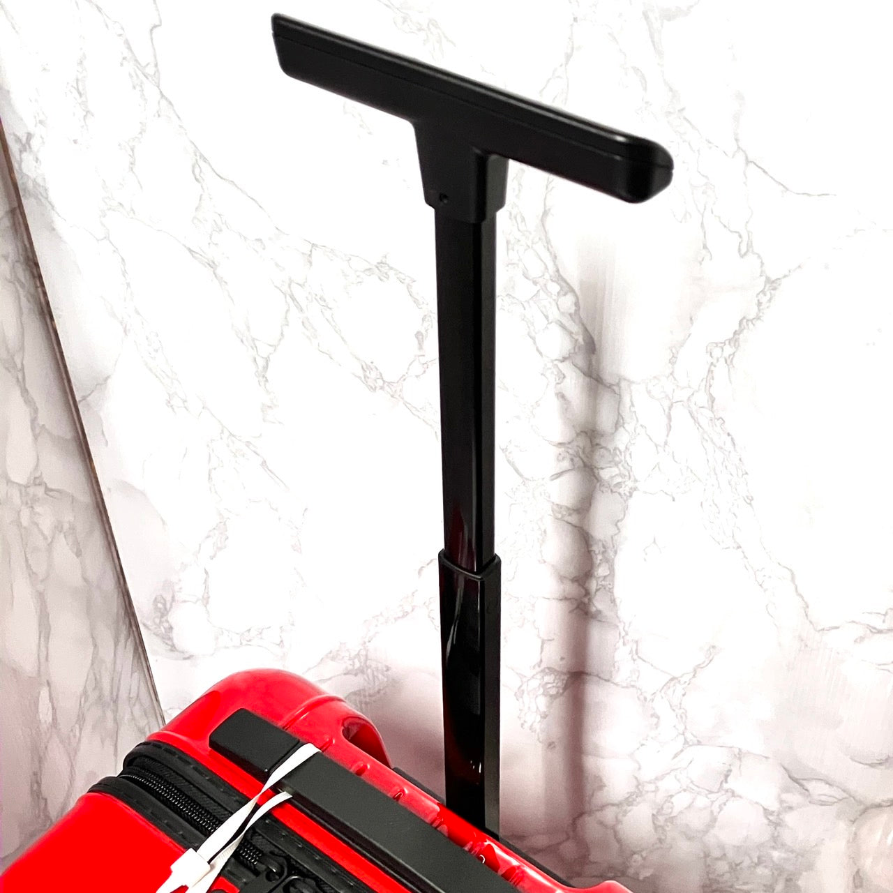 RIMOWA Essential Light