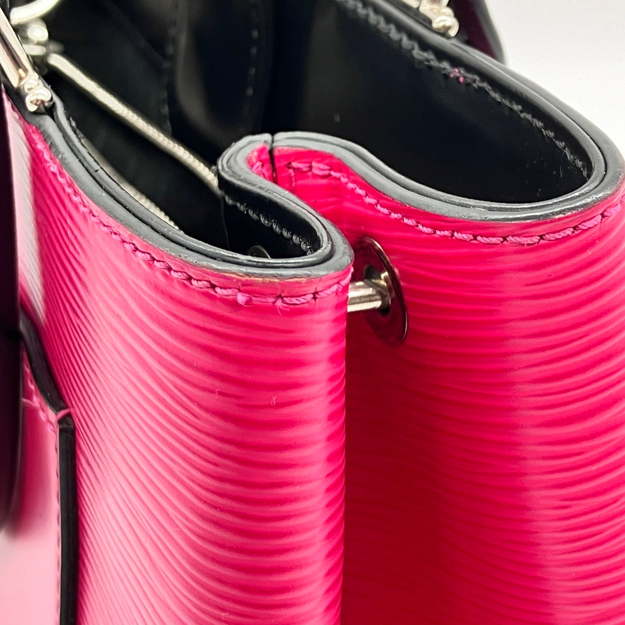 LOUIS VUITTON Epi Kleber PM