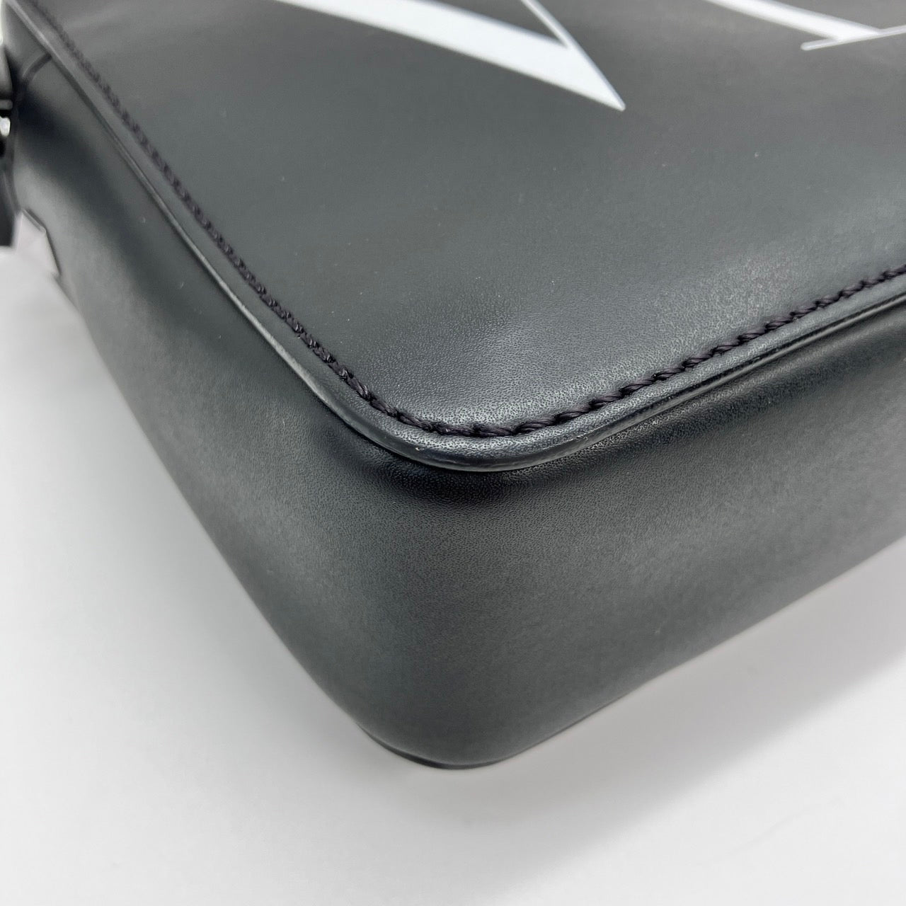 VALENTINO Leather Shoulder bag No cereal