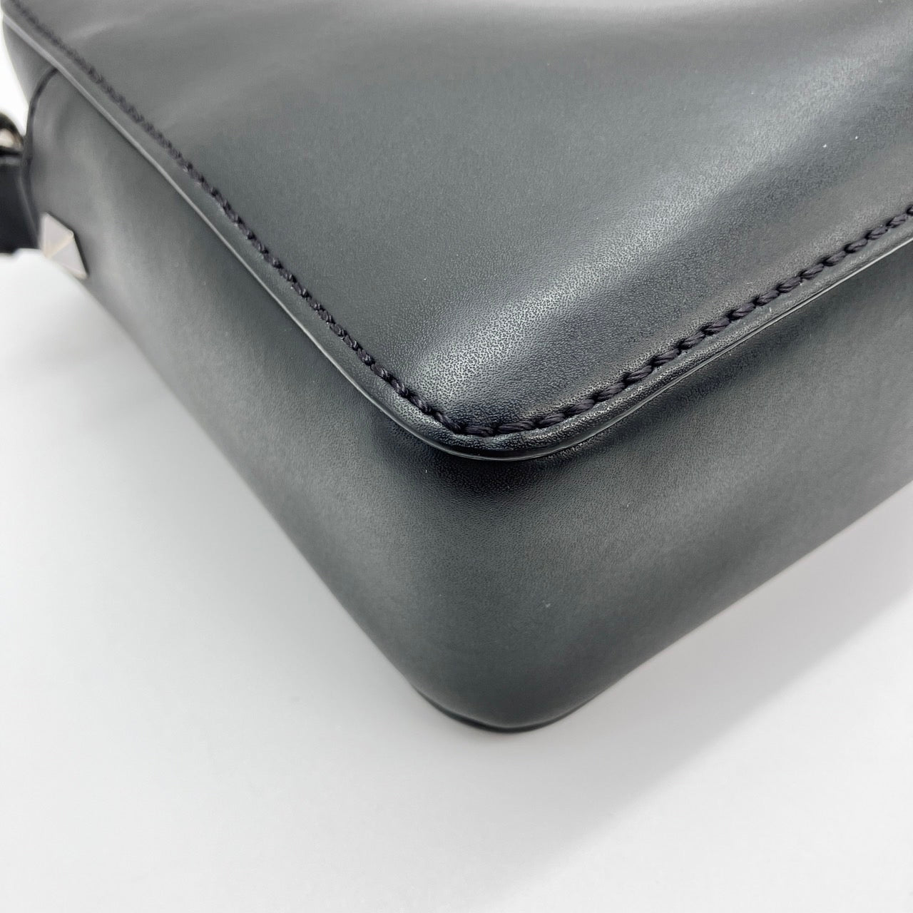 VALENTINO Leather Shoulder bag No cereal