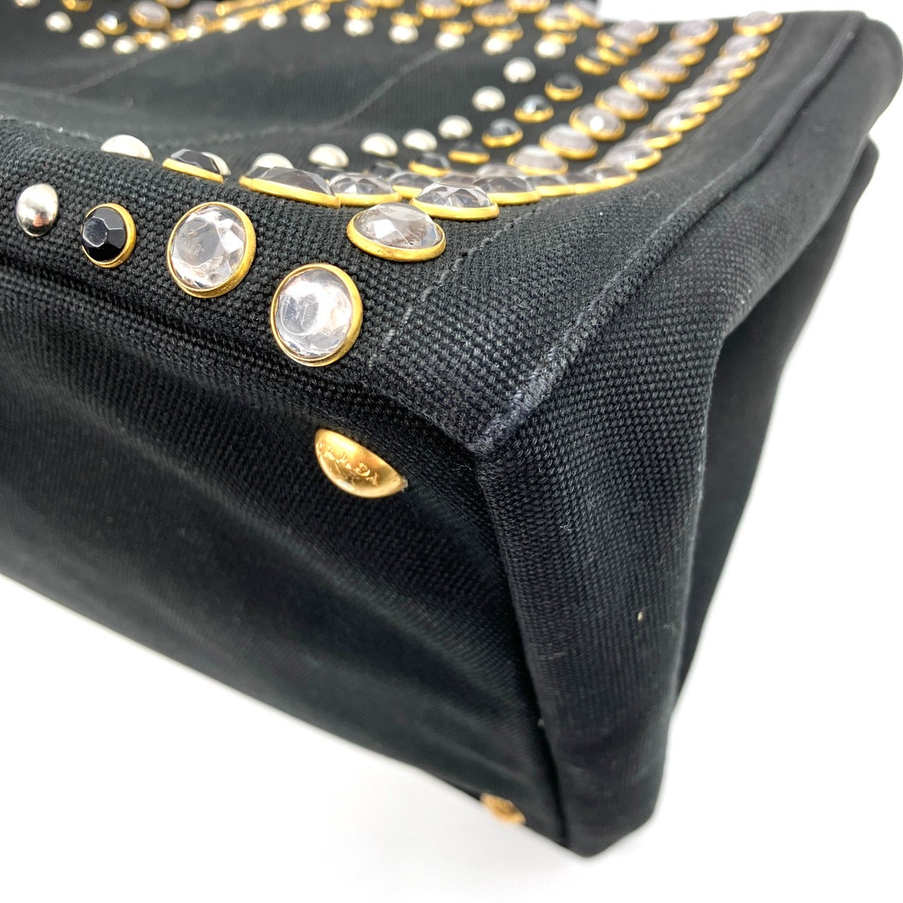 PRADA Studs Kanapa