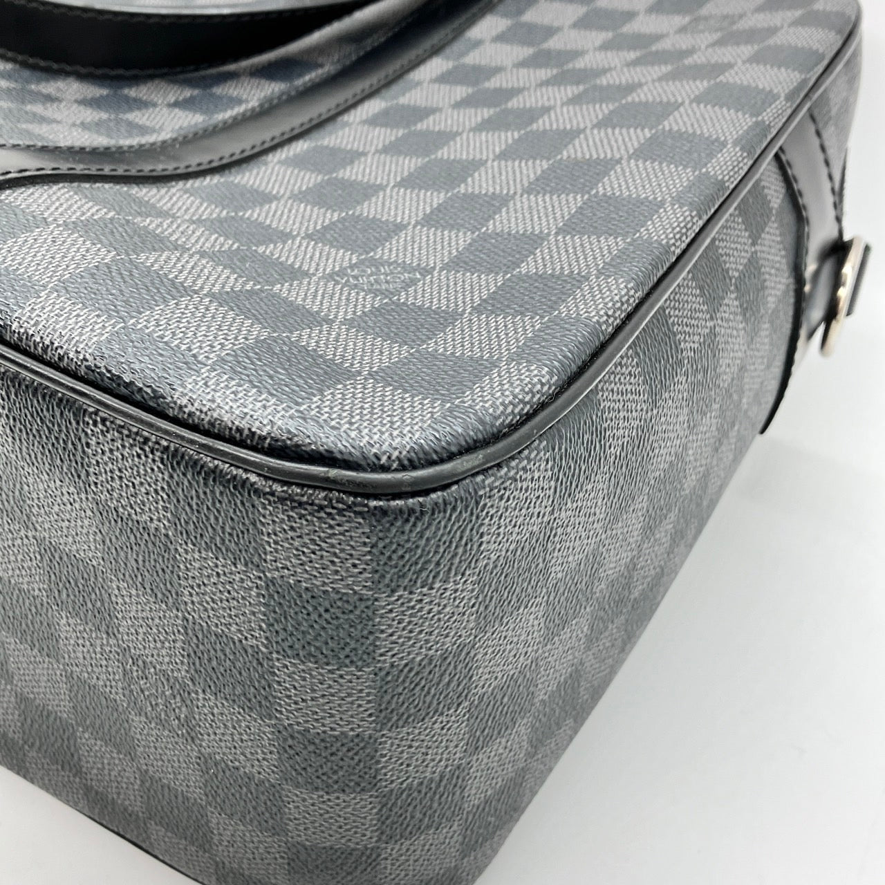 LOUIS VUITTON Graphite Yorn