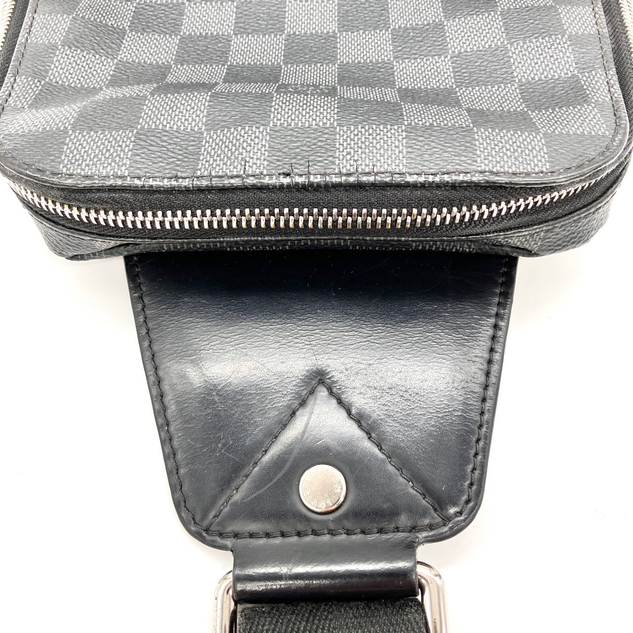 LOUIS VUITTON Avenue Sling