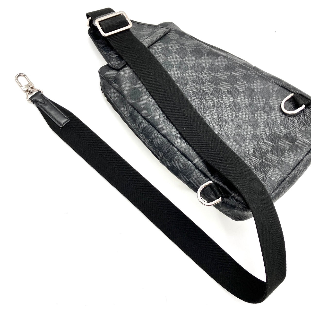 LOUIS VUITTON Avenue Sling