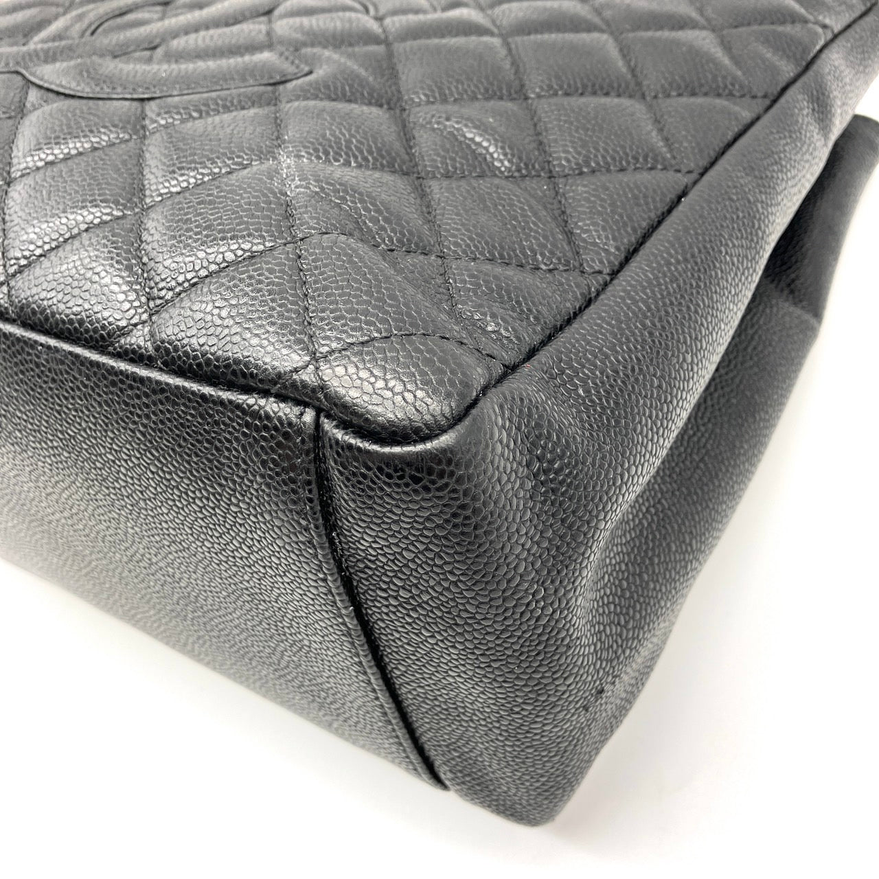 CHANEL Caviar skin chain shoulder GST