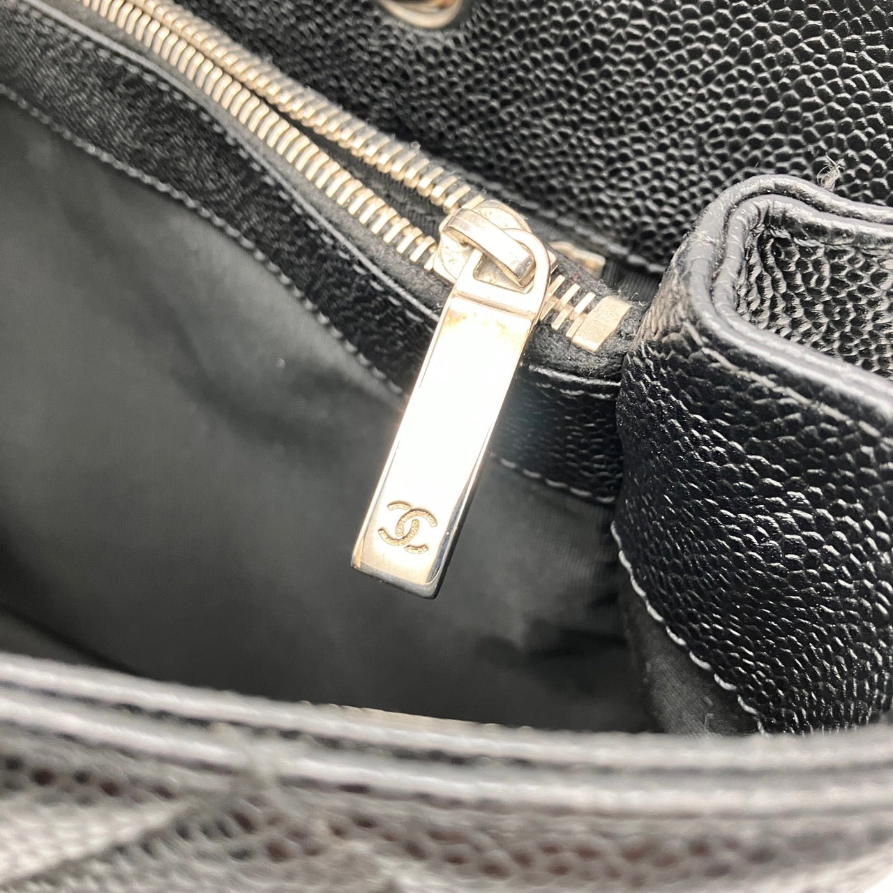 CHANEL Caviar skin chain shoulder GST