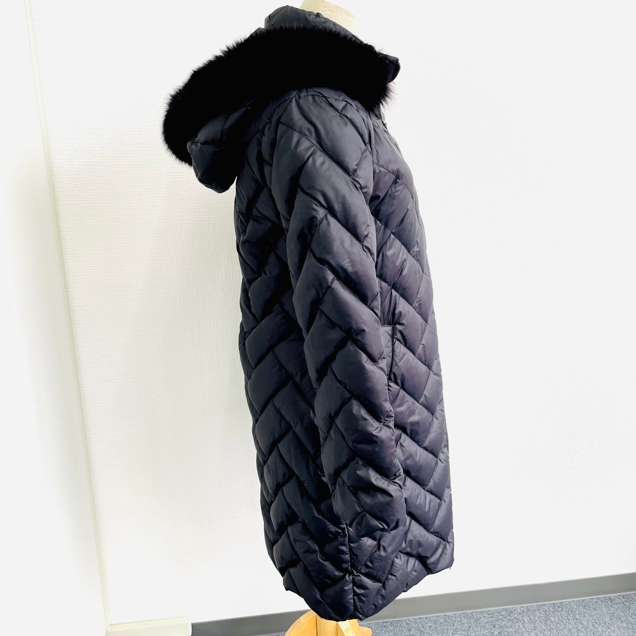 MONCLER Down coat fox fur black