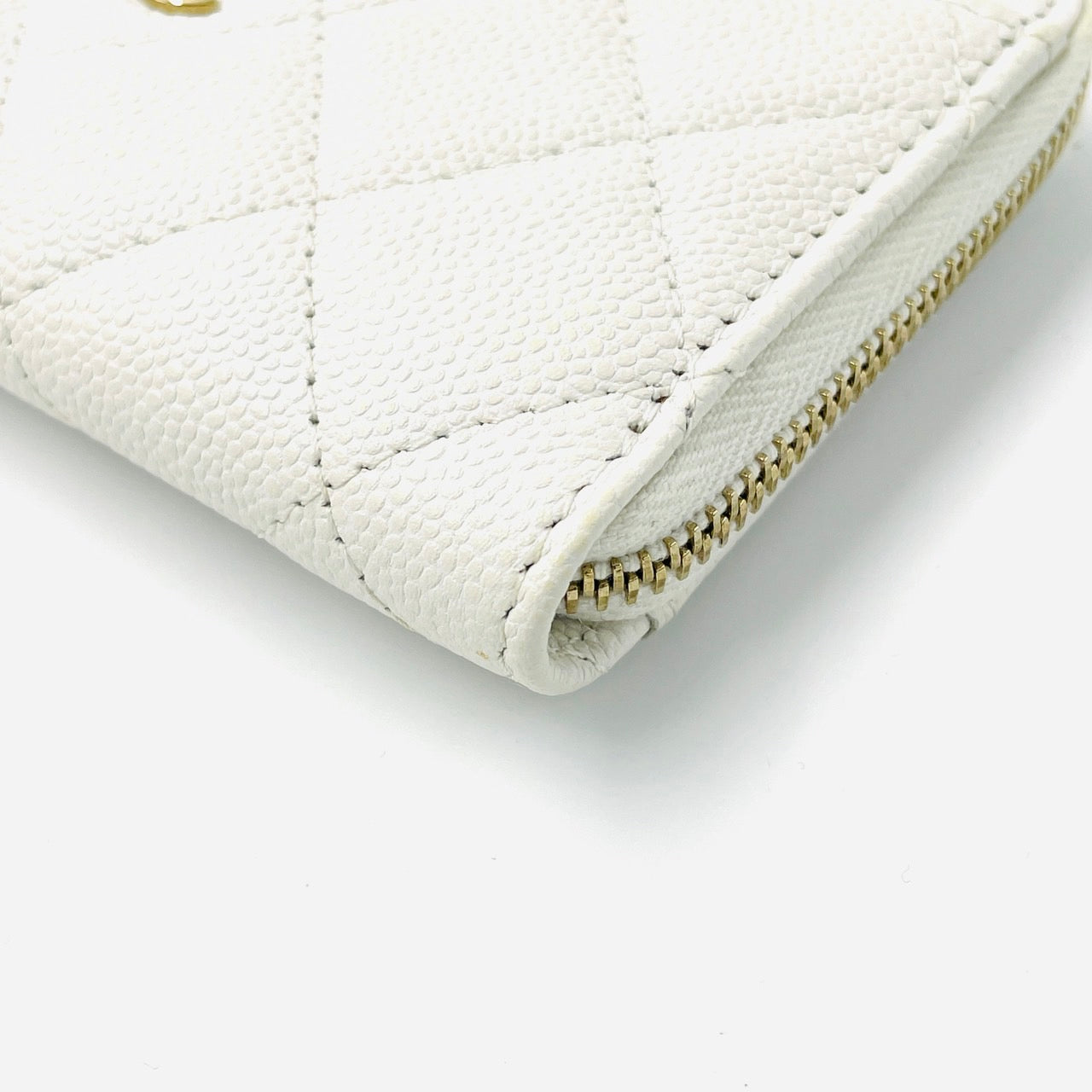 CHANEL Caviar Skin Fragment Coin Purse White