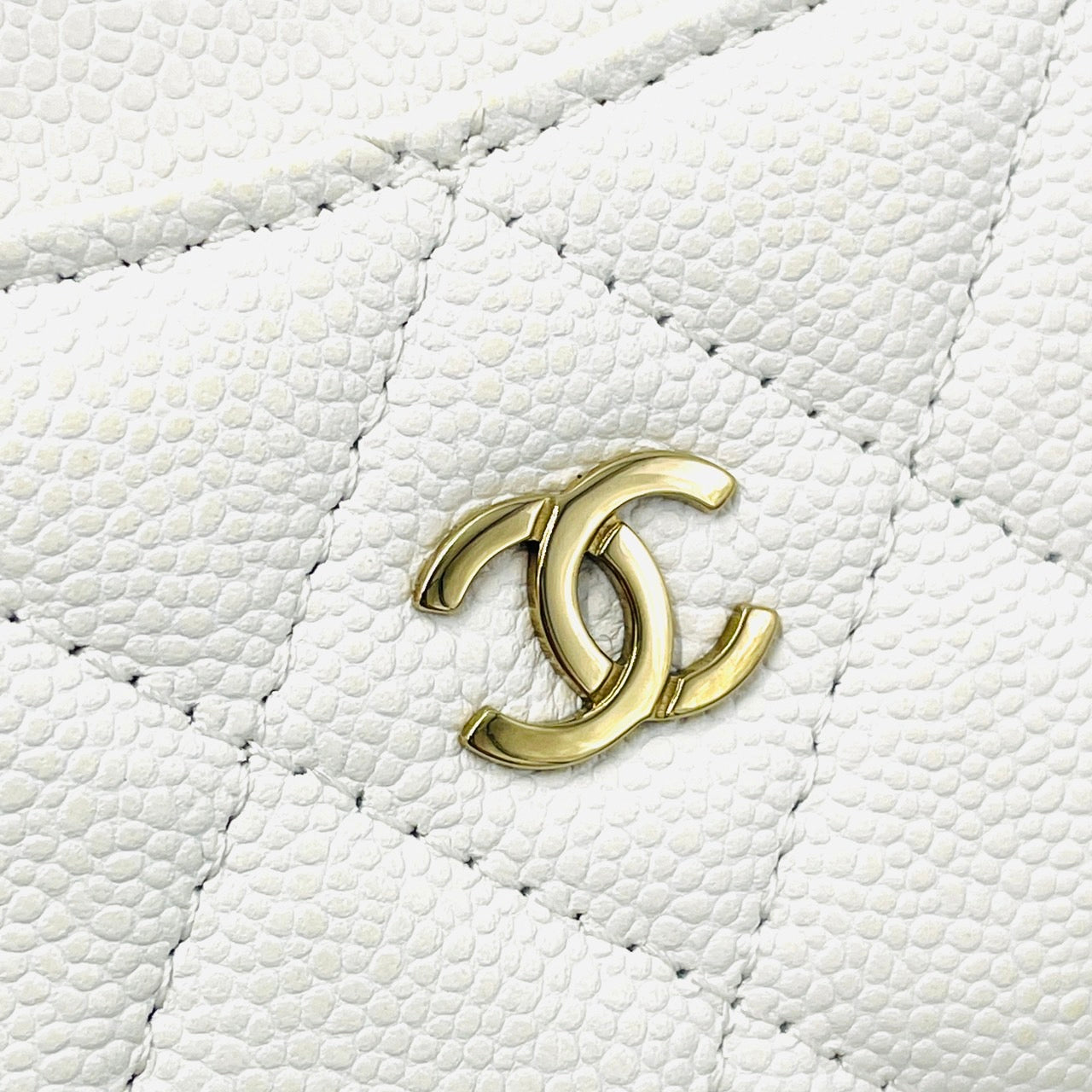 CHANEL Caviar Skin Fragment Coin Purse White